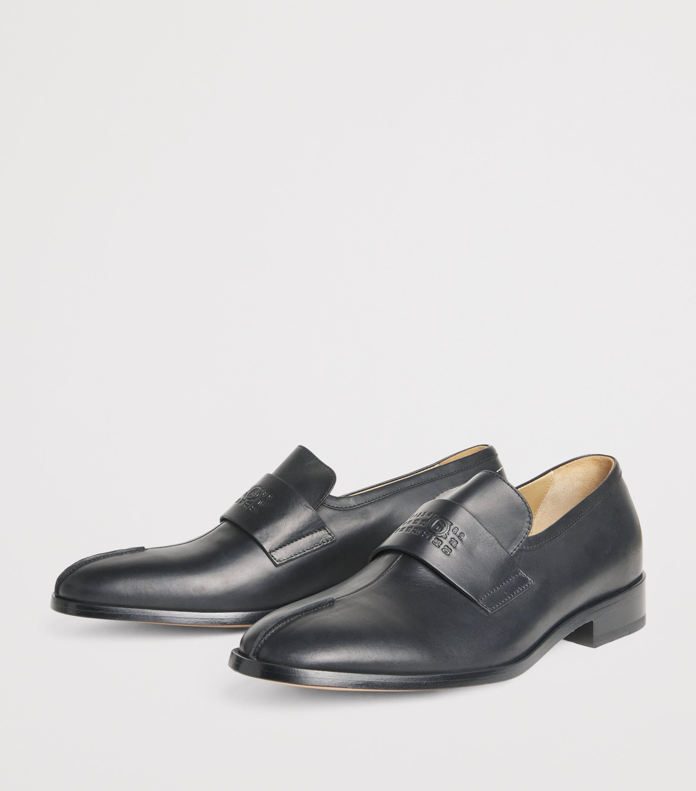 Leather Debossed Logo Loafers T8013 - BLACK Image 3