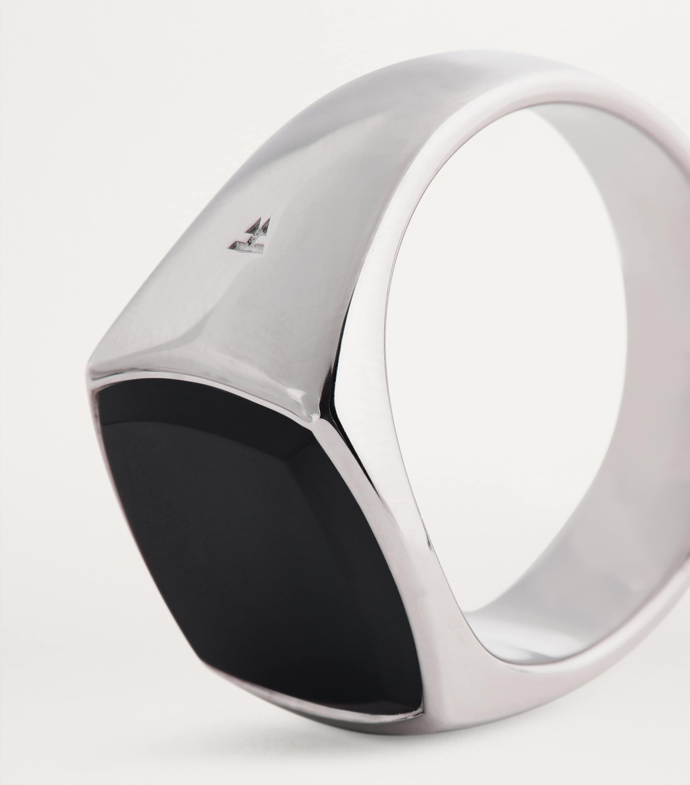 Tom Wood Polished Onyx Kay Signet Ring | Harrods US