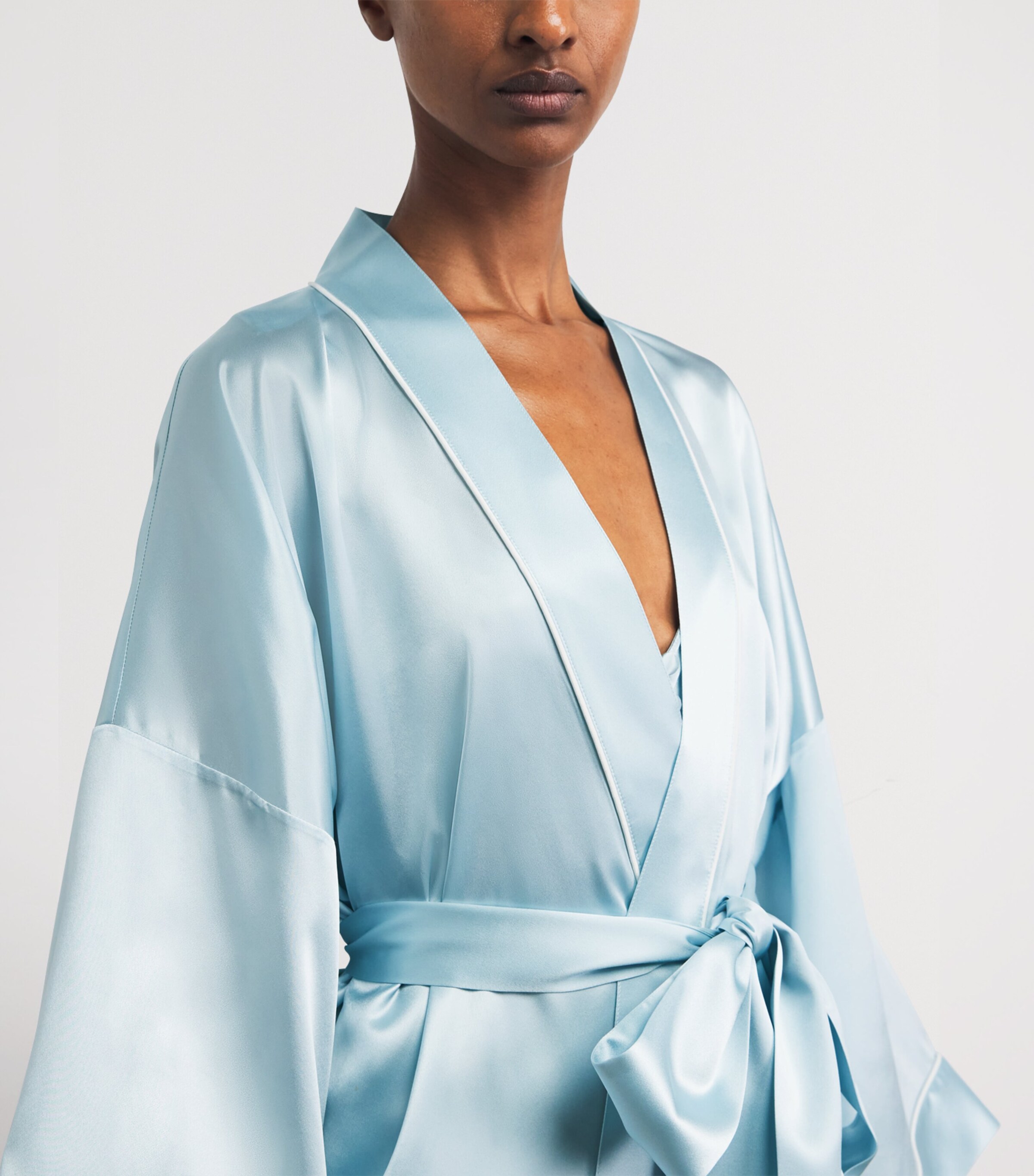 Olivia von Halle Womens Silk Mimi Robe Powder Blue Image 5