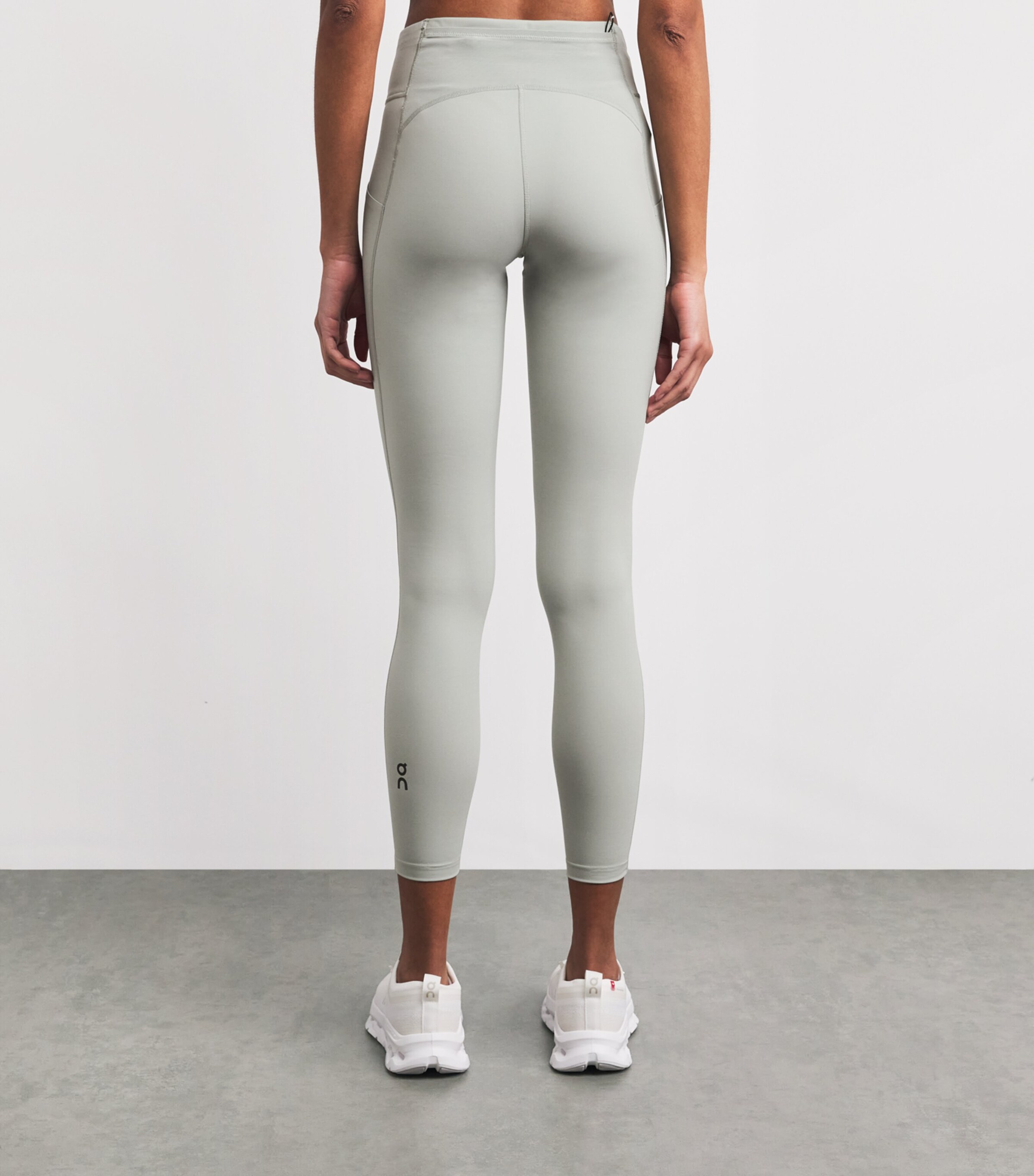 On Womens Performance 7/8 Leggings Grey Image 5