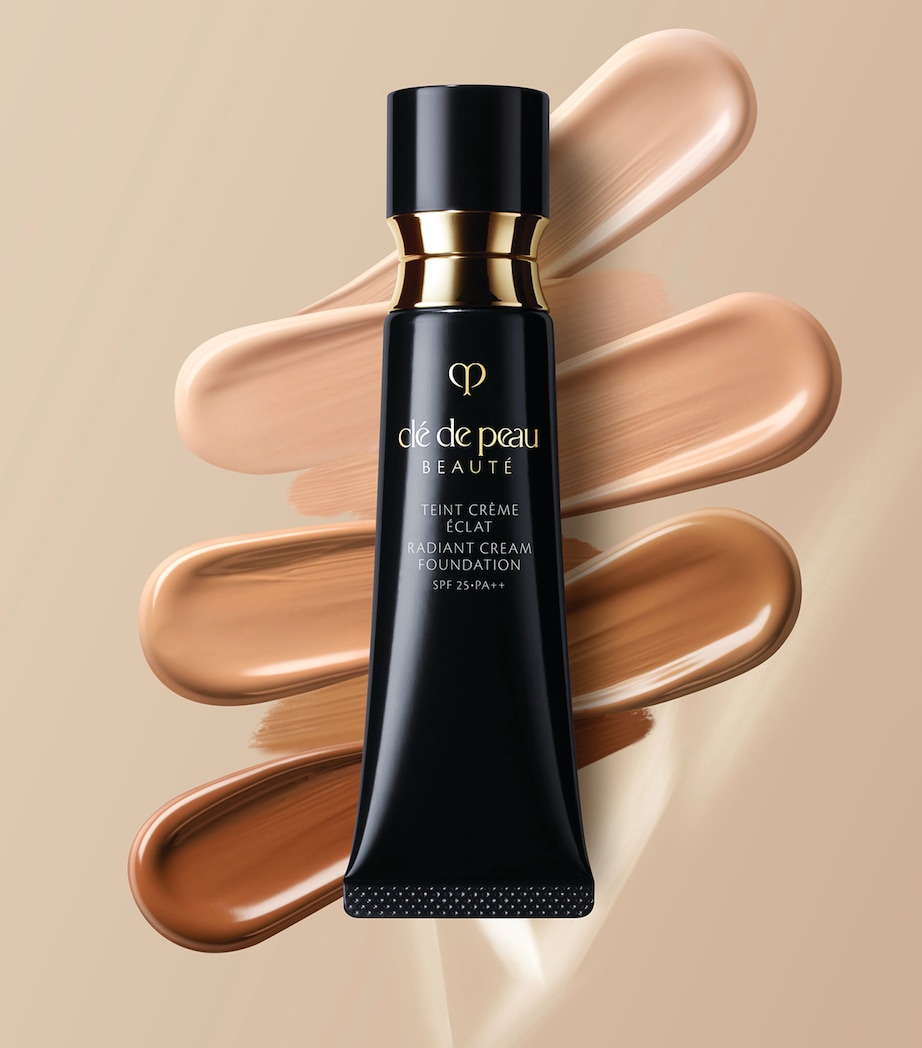 Clé de Peau Beauté Radiant Cream Foundation Image 3
