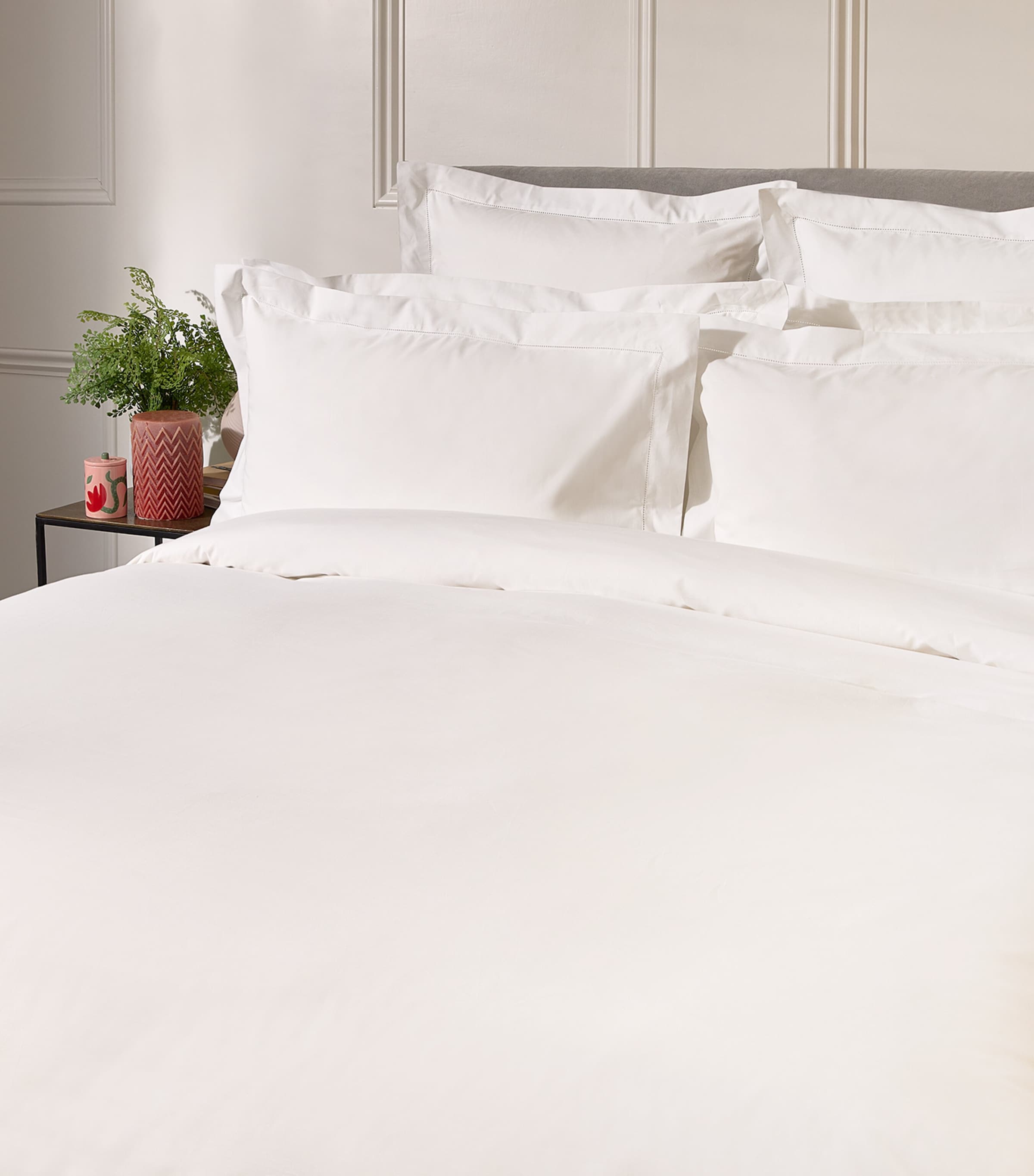 Cadogan King Flat Sheet (275cm x 275cm) WHITE Image 3