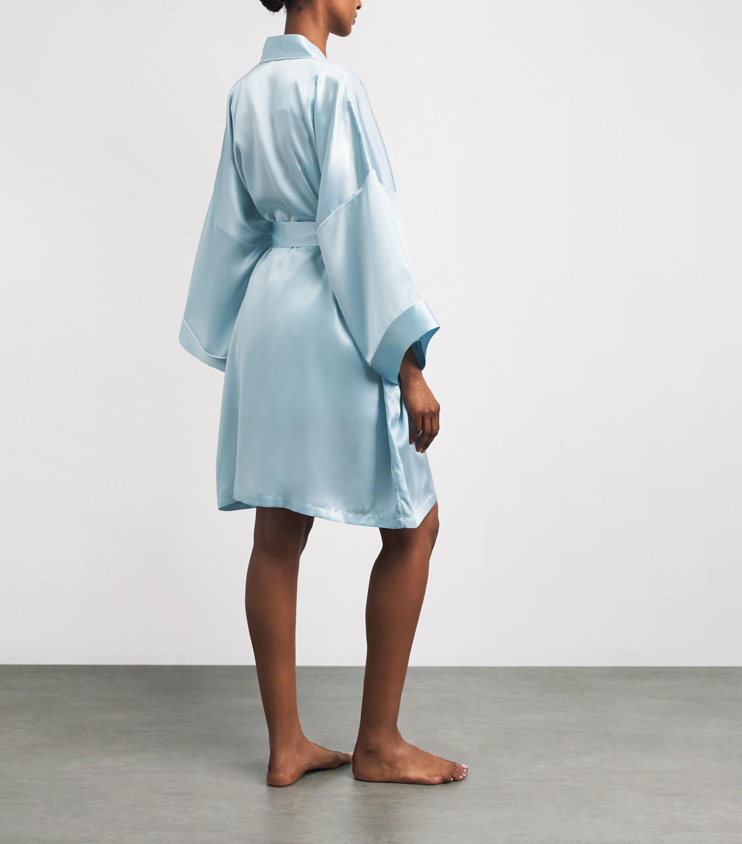 Olivia von Halle Womens Silk Mimi Robe Powder Blue Image 4