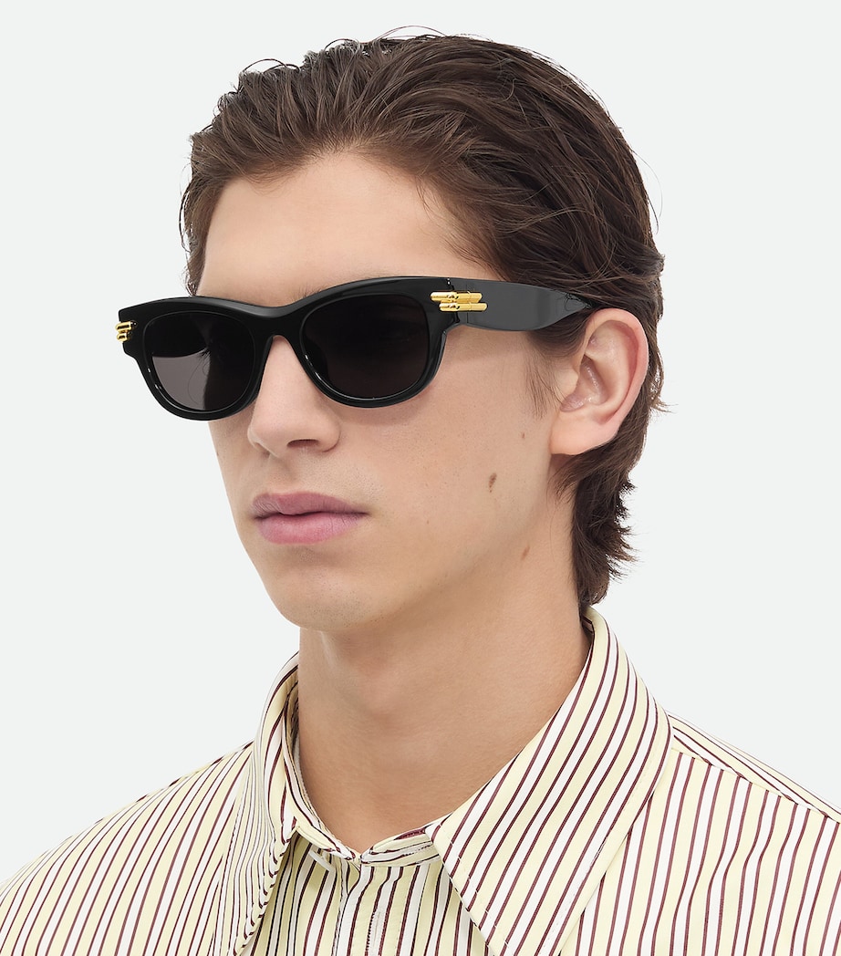 Square Sunglasses 1049 Image 3