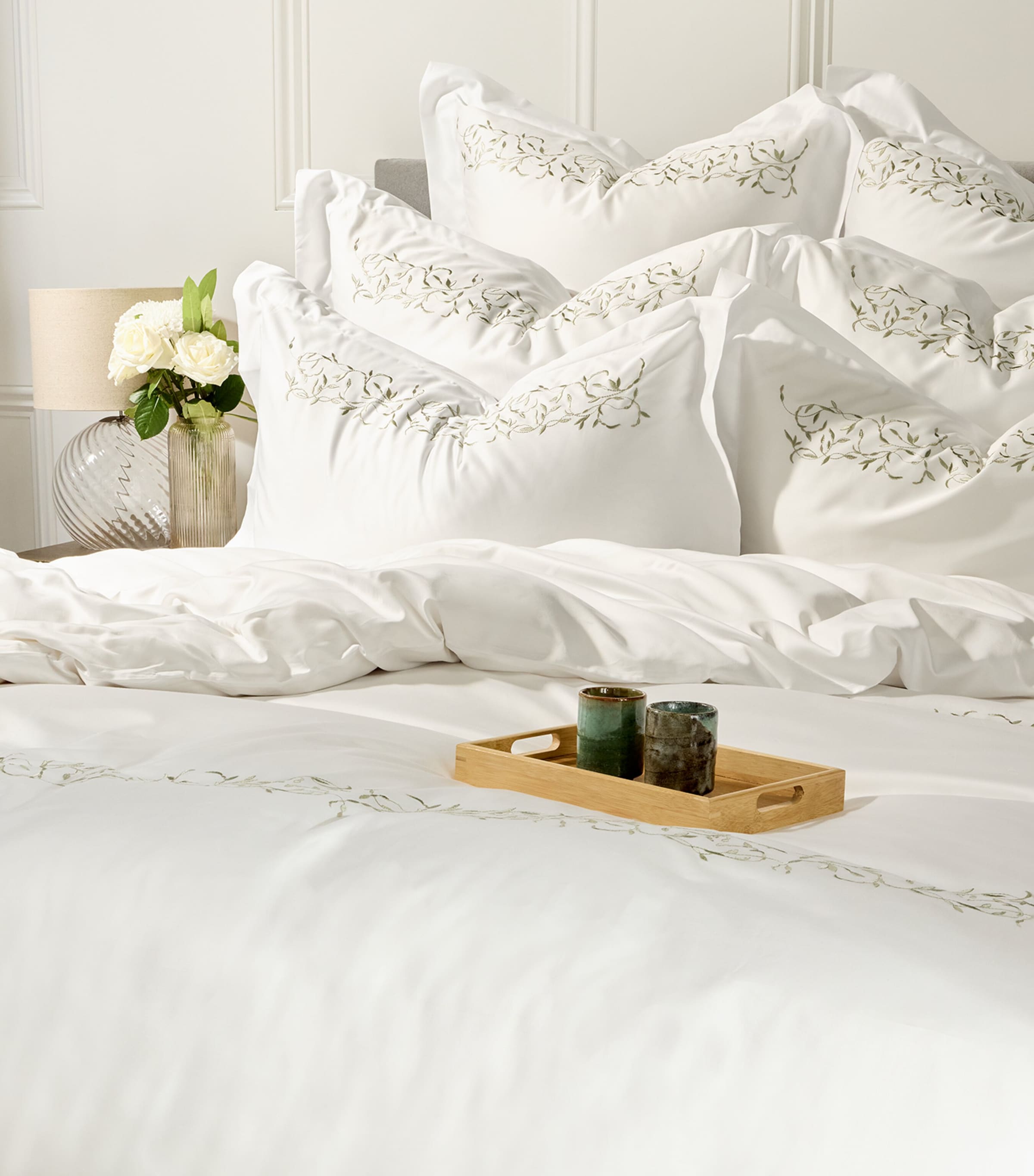Harrods of London Tresco Embroidered King Flat Sheet (275cm x 275cm) White/sage Image 3