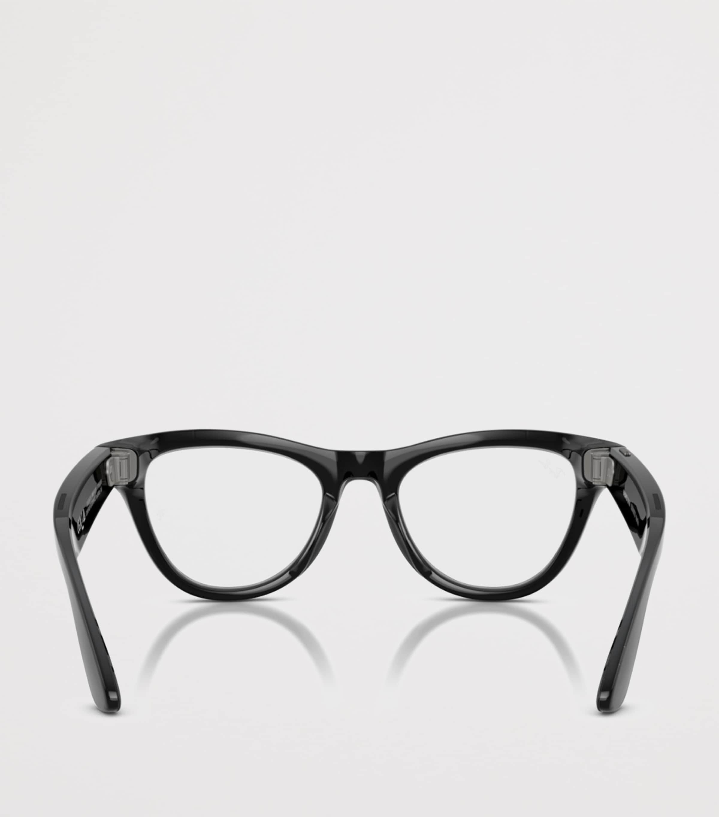 Ray-Ban x Meta Smart Skyler Sunglasses Image 3