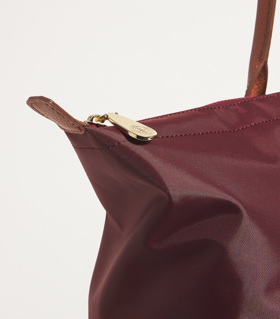 Medium Nylon Tote Bag OXBLOOD Image 4