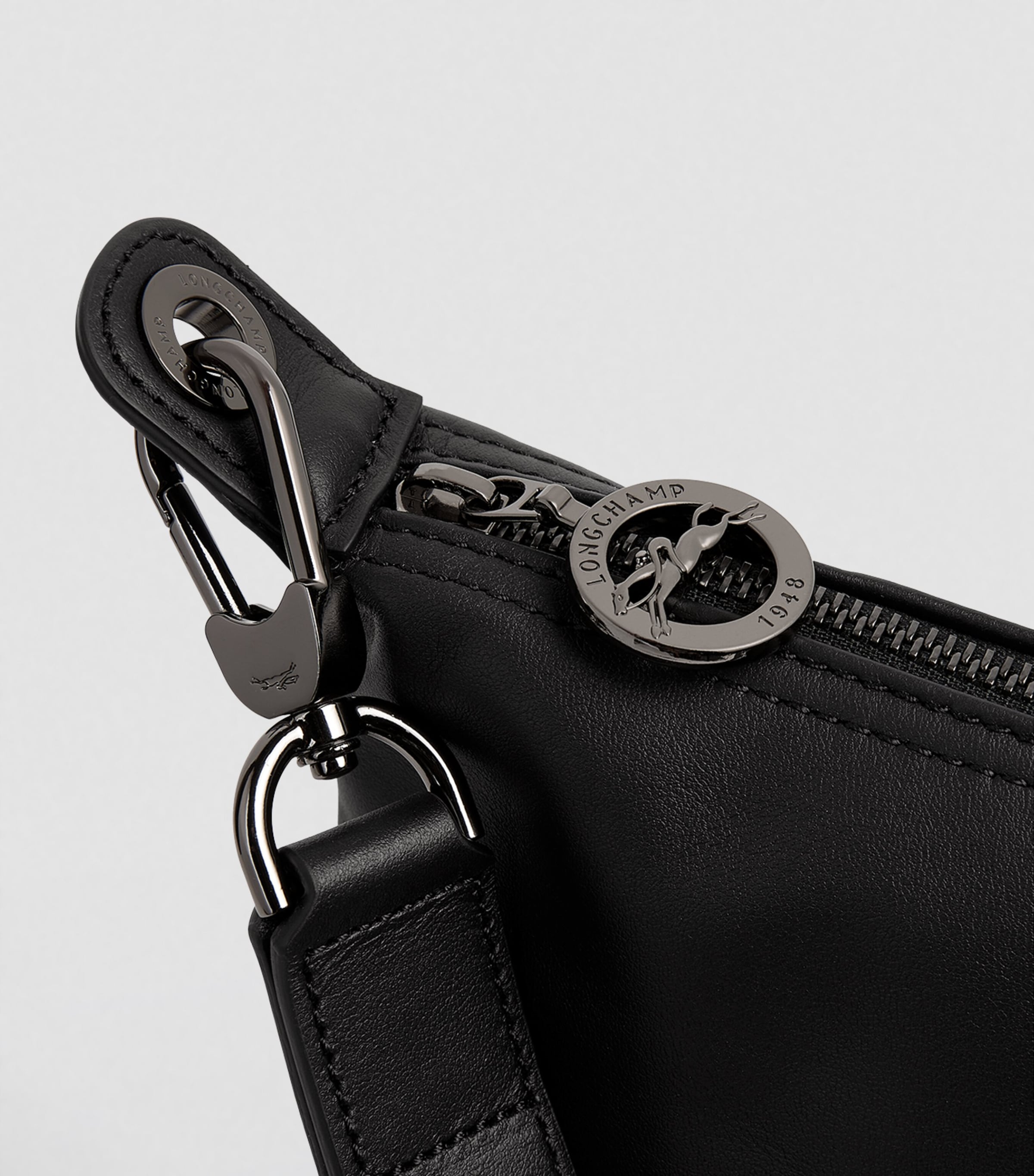 Medium Leather Le Pliage Xtra Hobo Bag 001 BLACK Image 6