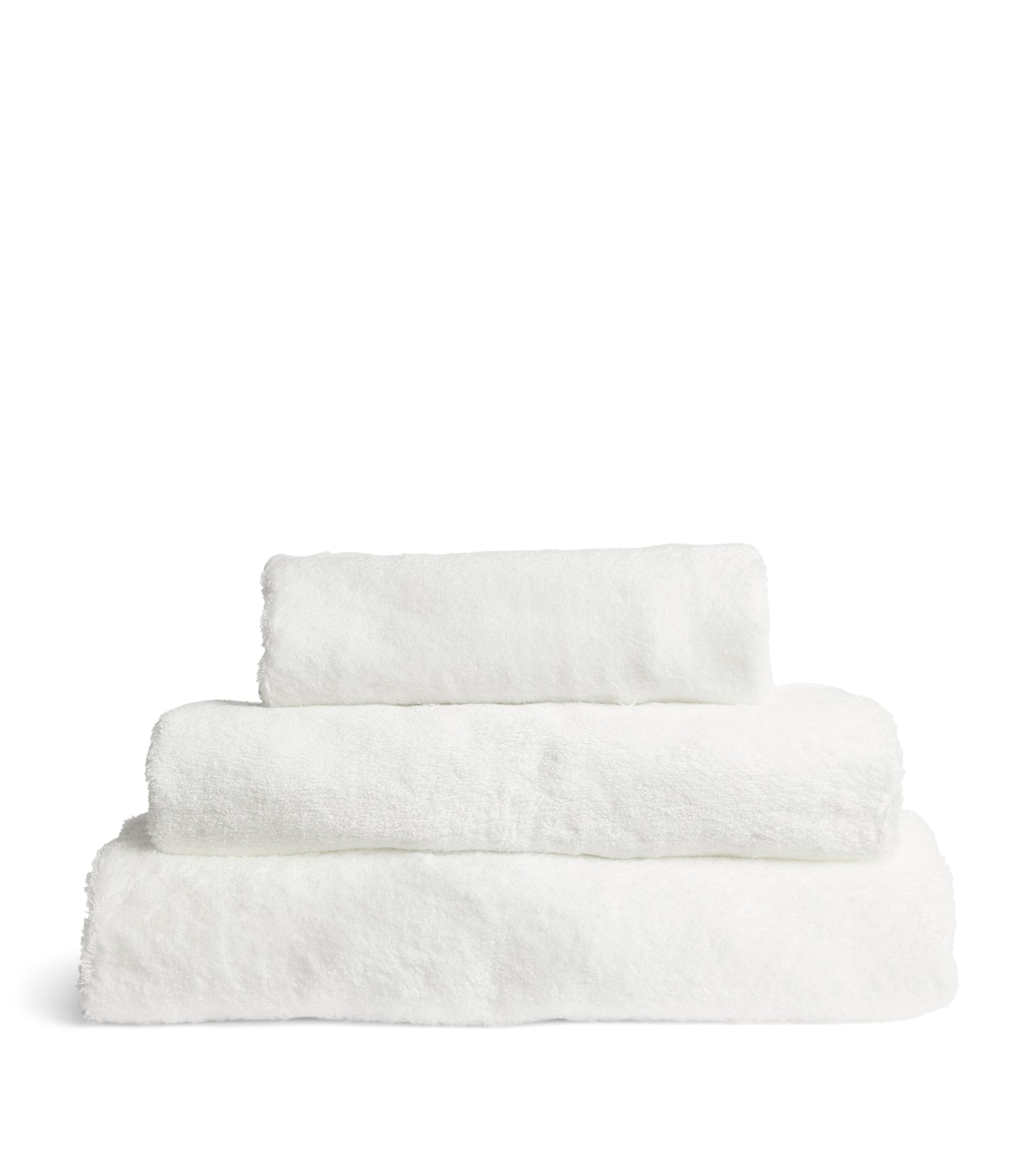 Shop Uchino Blissful Bath Towel In White