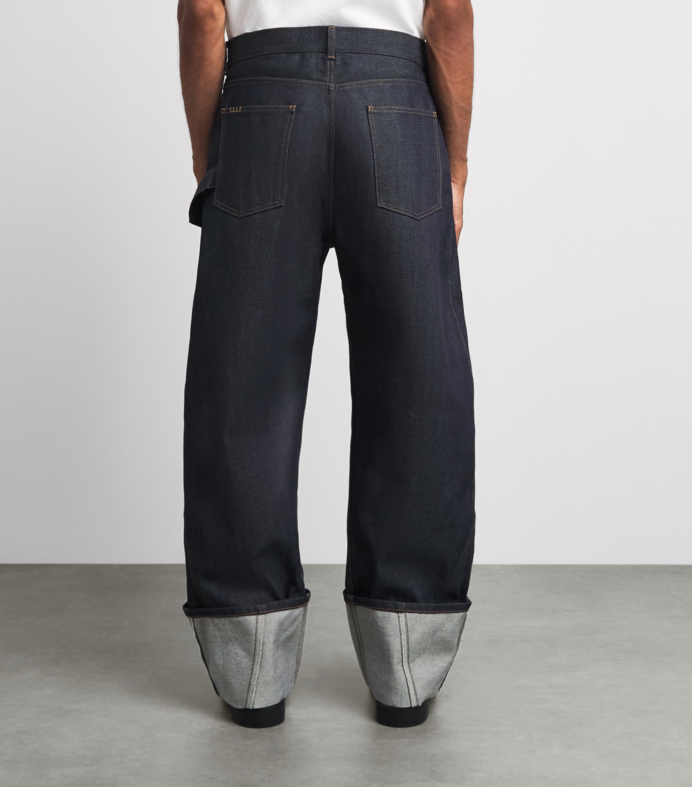 JW Anderson Mens Twisted Turn-Up Relaxed Jeans Indigo Image 5