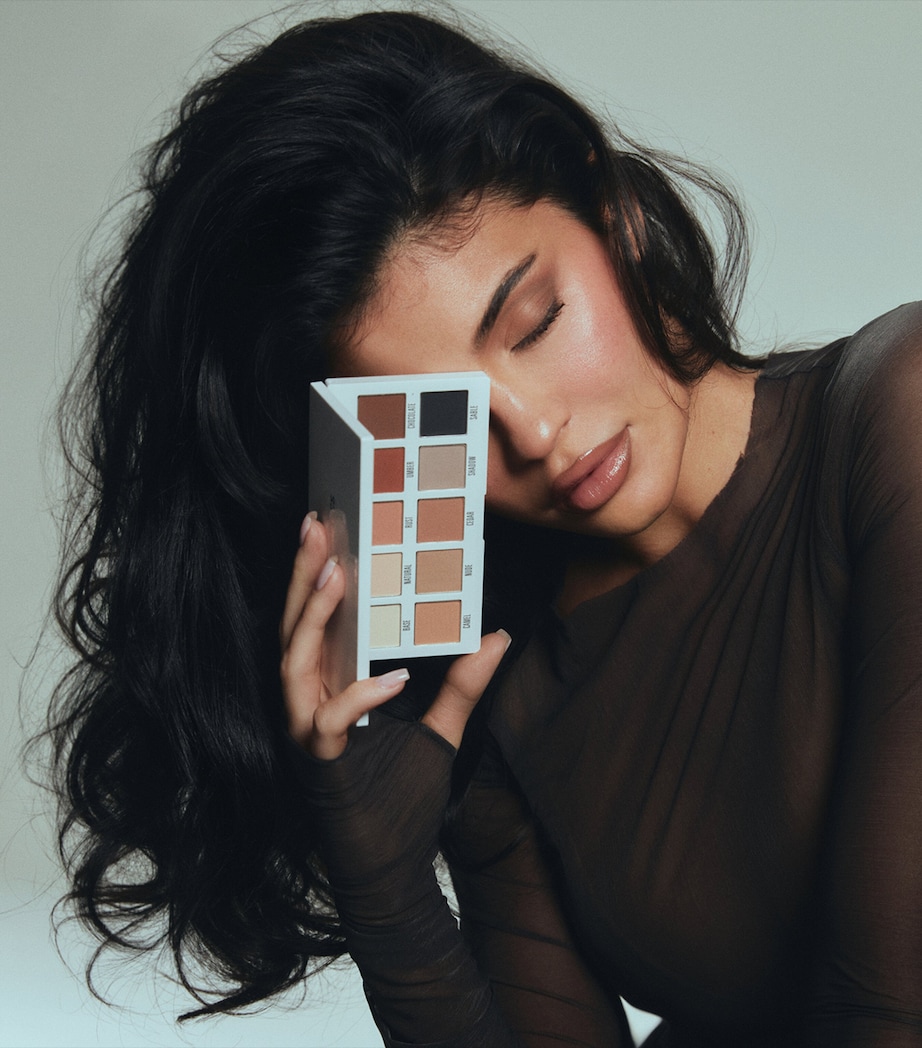 Classic Mattes Eyeshadow Palette NO COLOUR Image 2