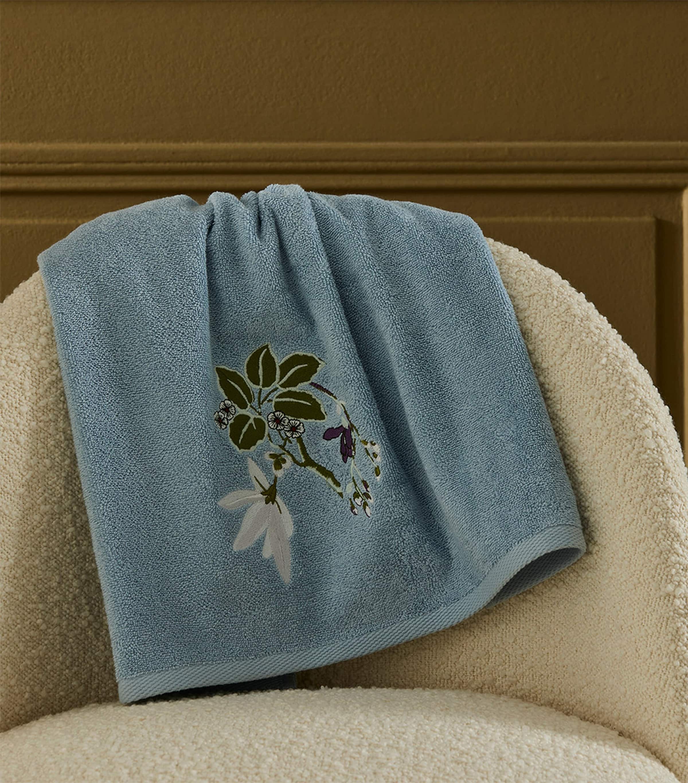 Yves Delorme Organic Cotton Rameau Bath Towel (70cm x 140cm) Blue Image 4