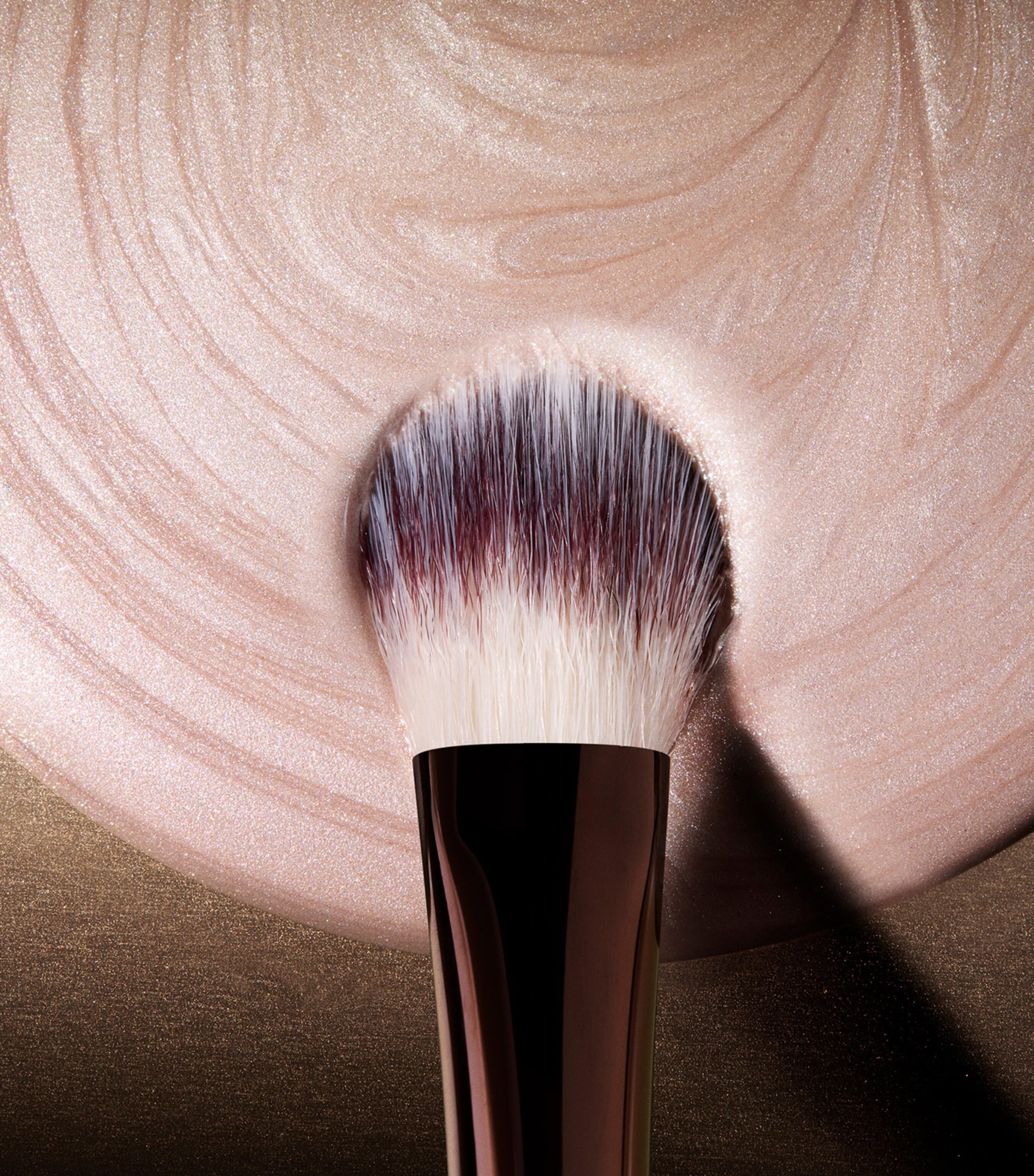 Hourglass Unreal Liquid Highlighter Evoke Image 6