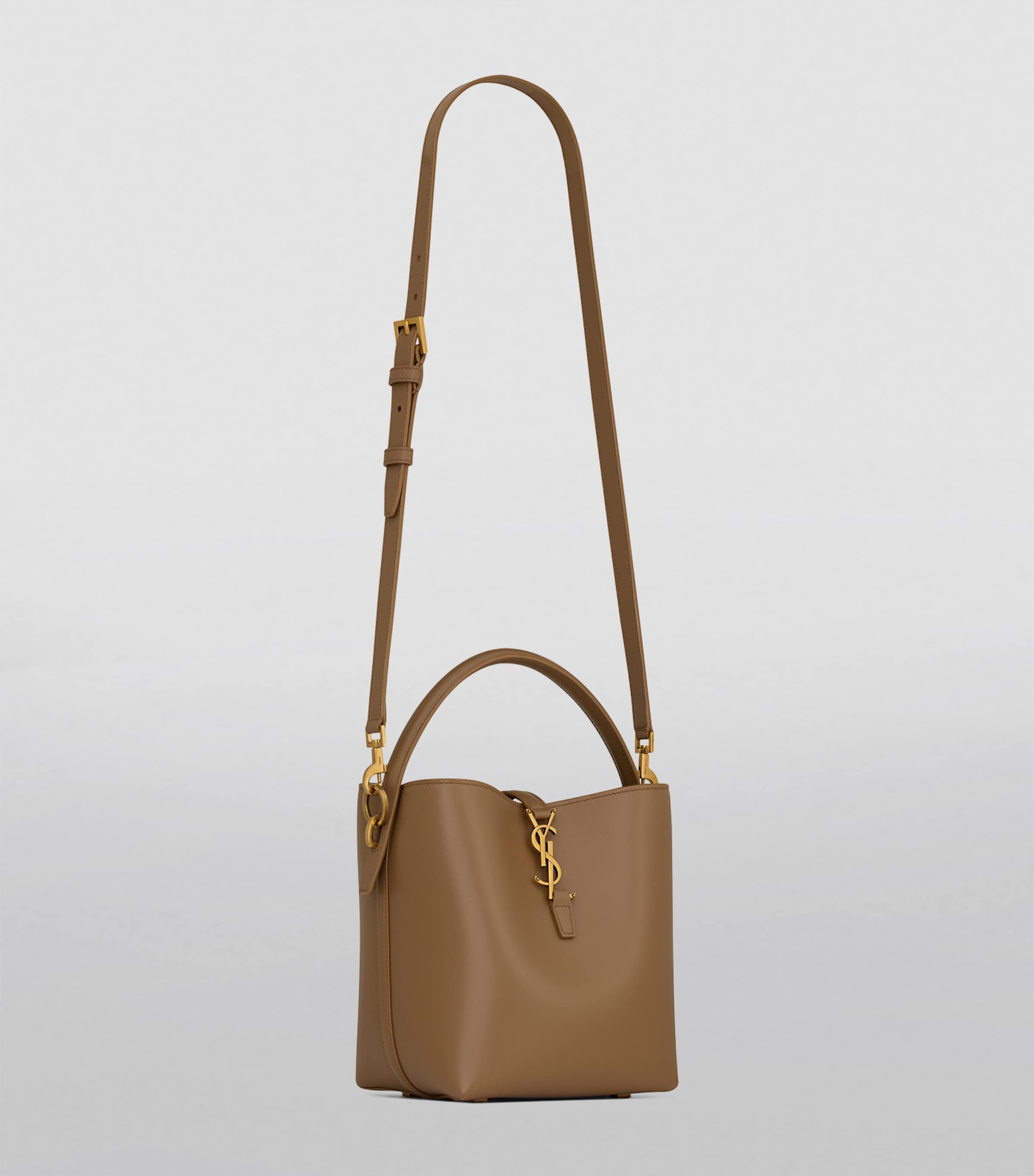 Small Le 37 Bucket Bag 2760 Image 5