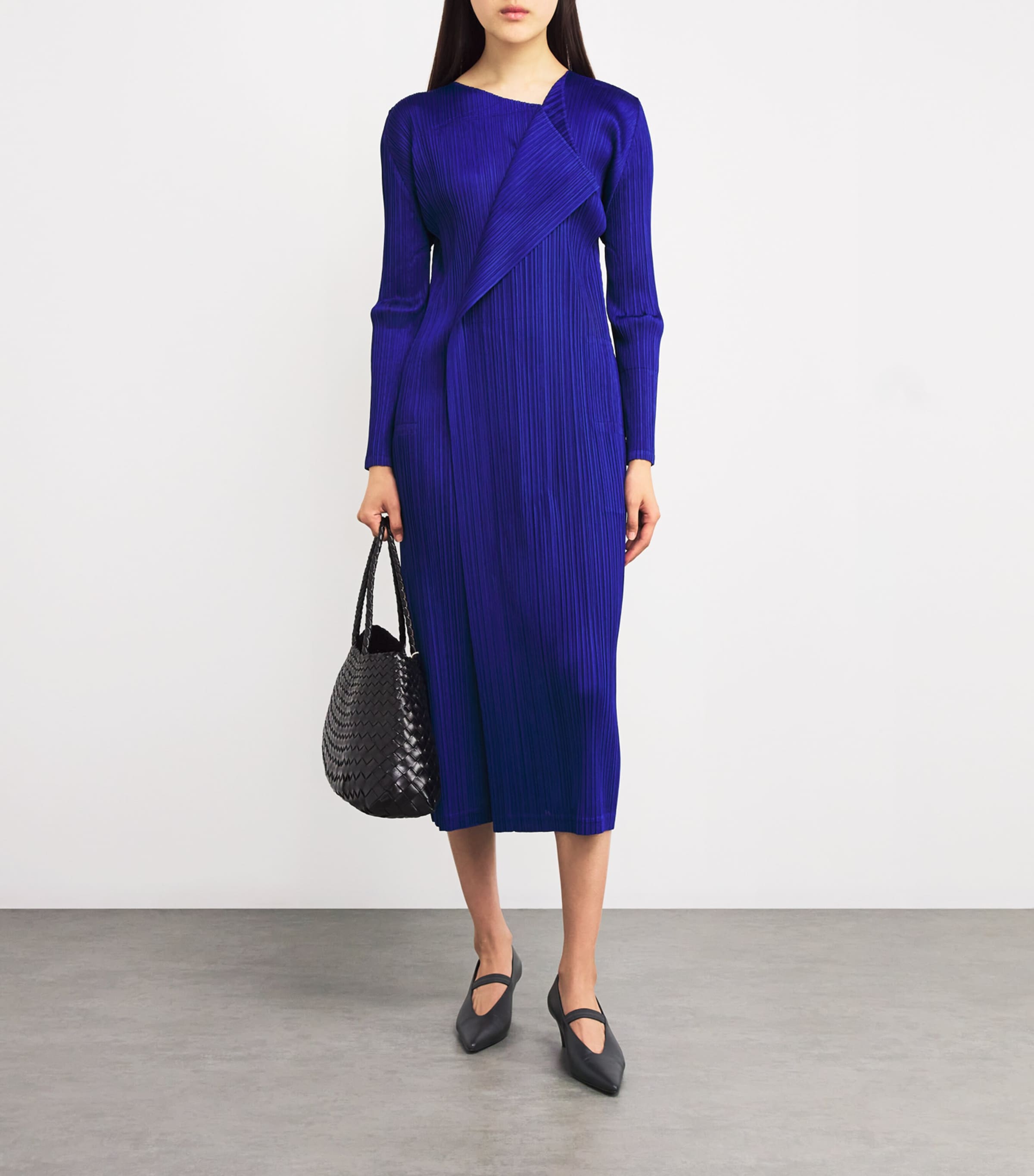 【7/20まで】pleats please light wave ワンピース Pleats Please Issey Miyake Blue Light Wave Midi Dress | Harrods US