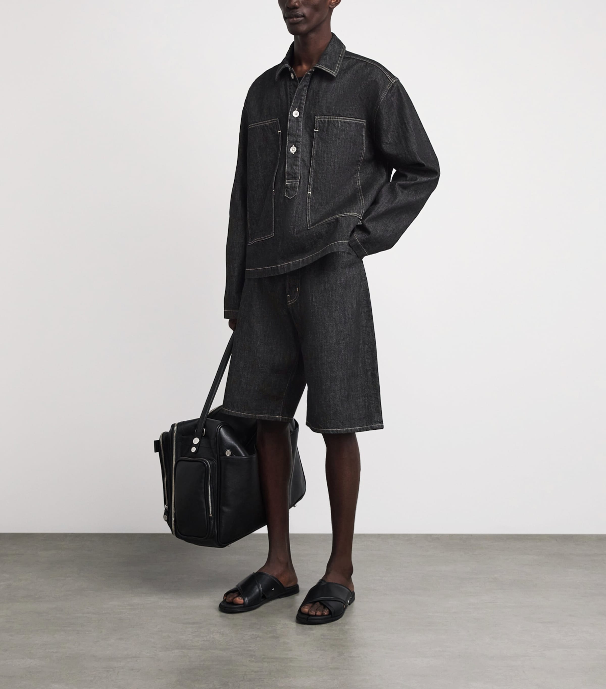 Studio Nicholson Mens Wide-Leg Denim Shorts Black / White Weft Image 2