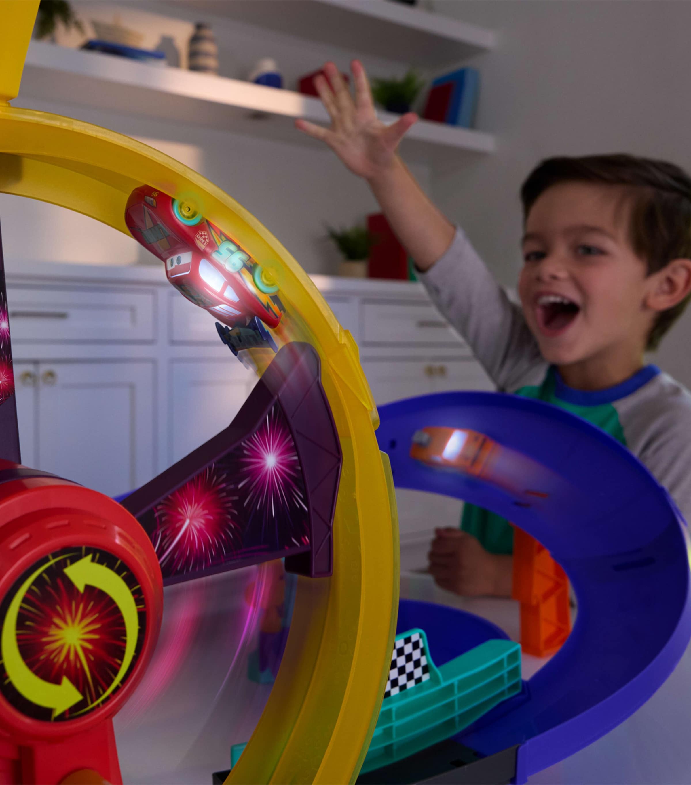 Disney Disney and Pixar Cars Race to Celebrate Lightning McQueen Celebration Raceway Playset Image 4