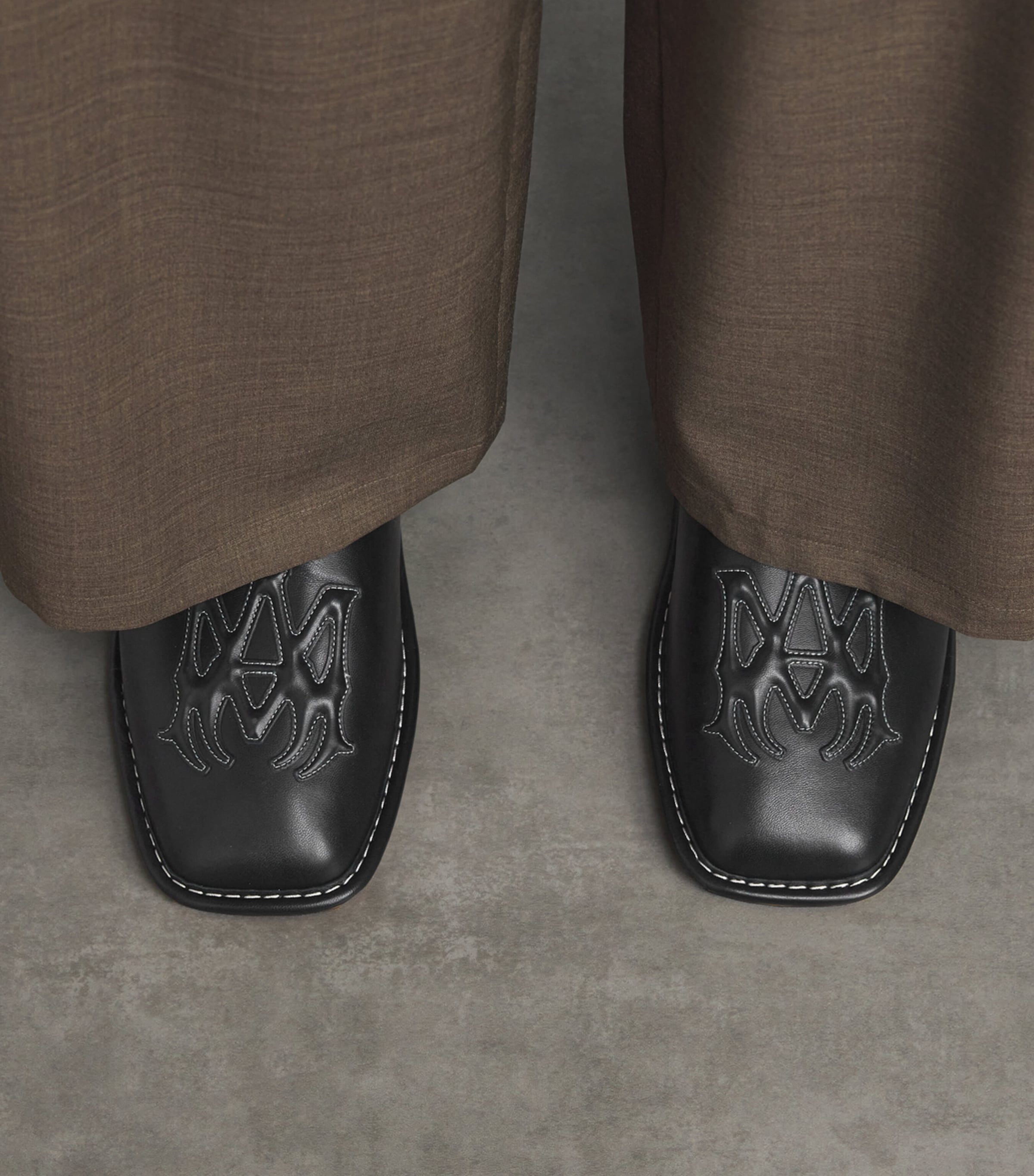 Leather MA Logo Slippers BLACK Image 2