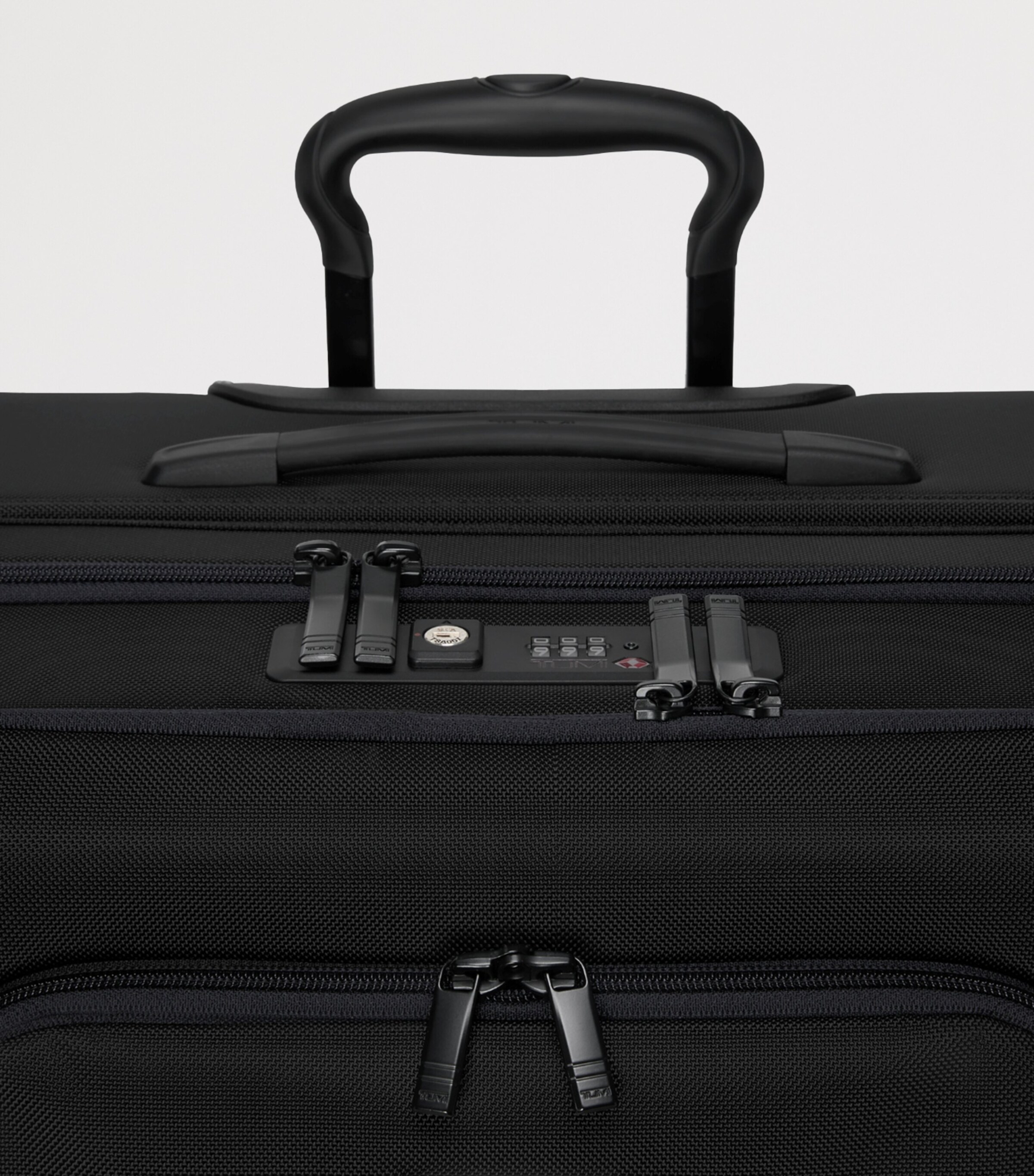 Tumi Alpha 4 Large Dual Access Expandable Suitcase (78.5cm) Black Image 7