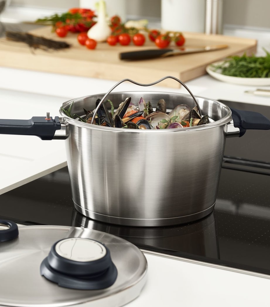 Vitavit Premium Pressure Cooker with Insert (22cm) STAINLESS STEEL Image 2