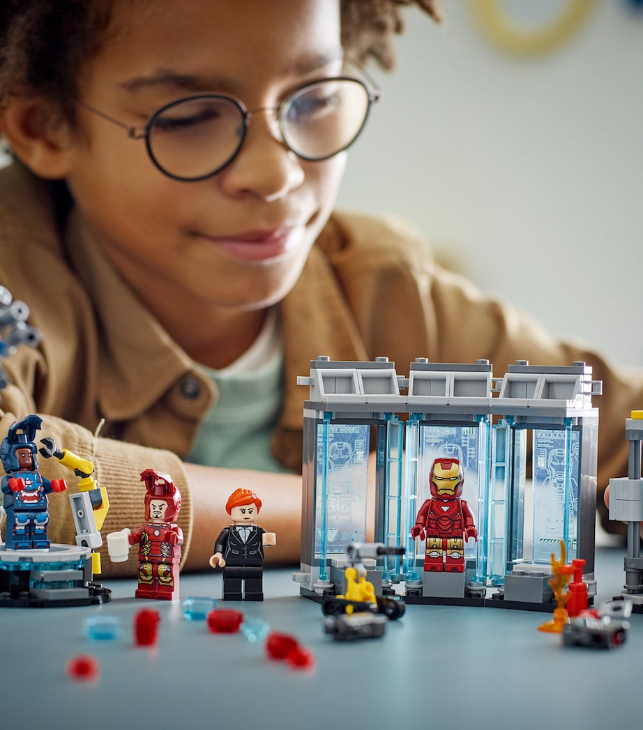 Lego Marvel Iron Man's Laboratory: Hall of Armour Set 76315 Image 5