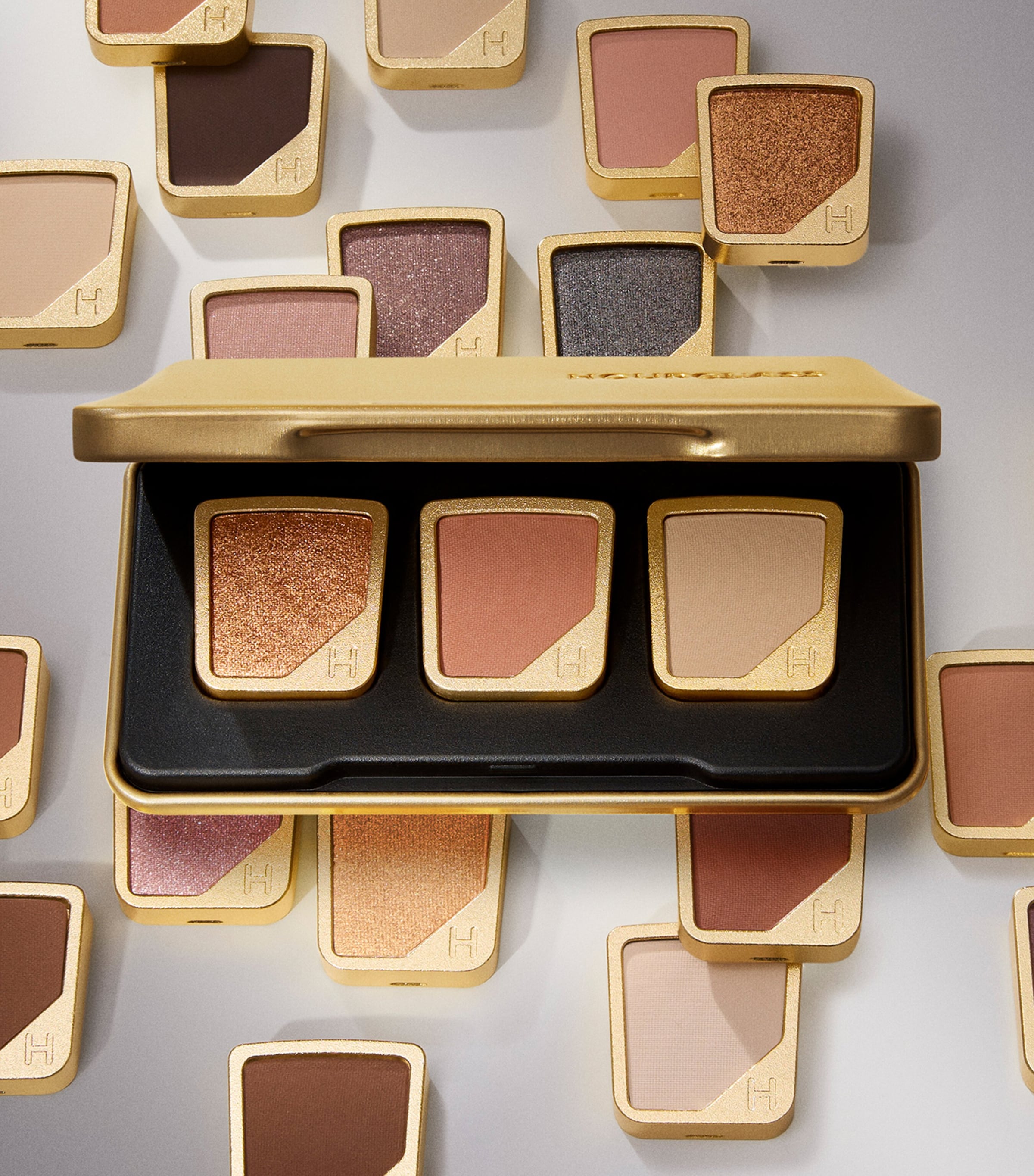 Curator Eyeshadow AWE Image 3