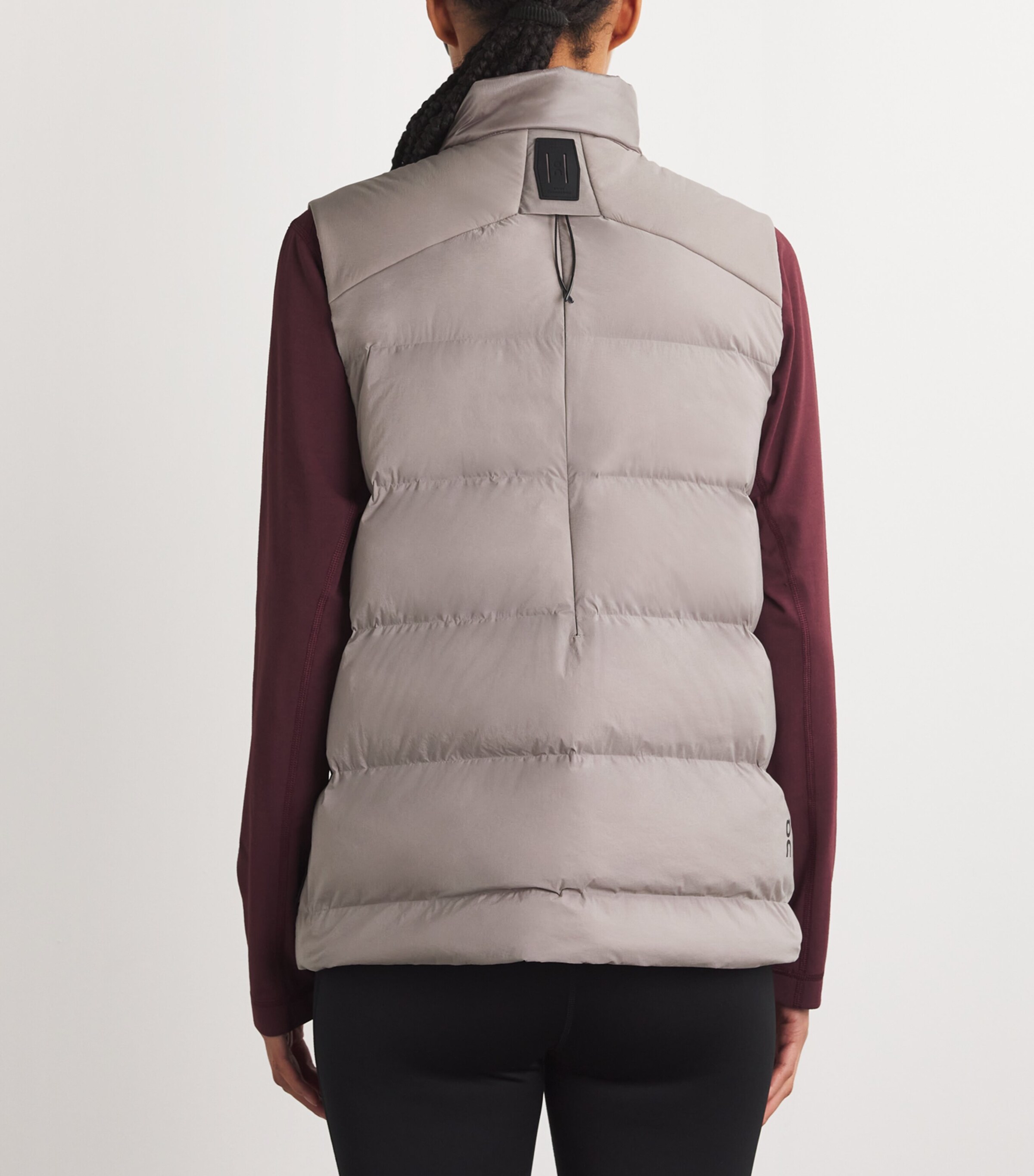 On Womens Challenger Padded Gilet Zinc Image 4
