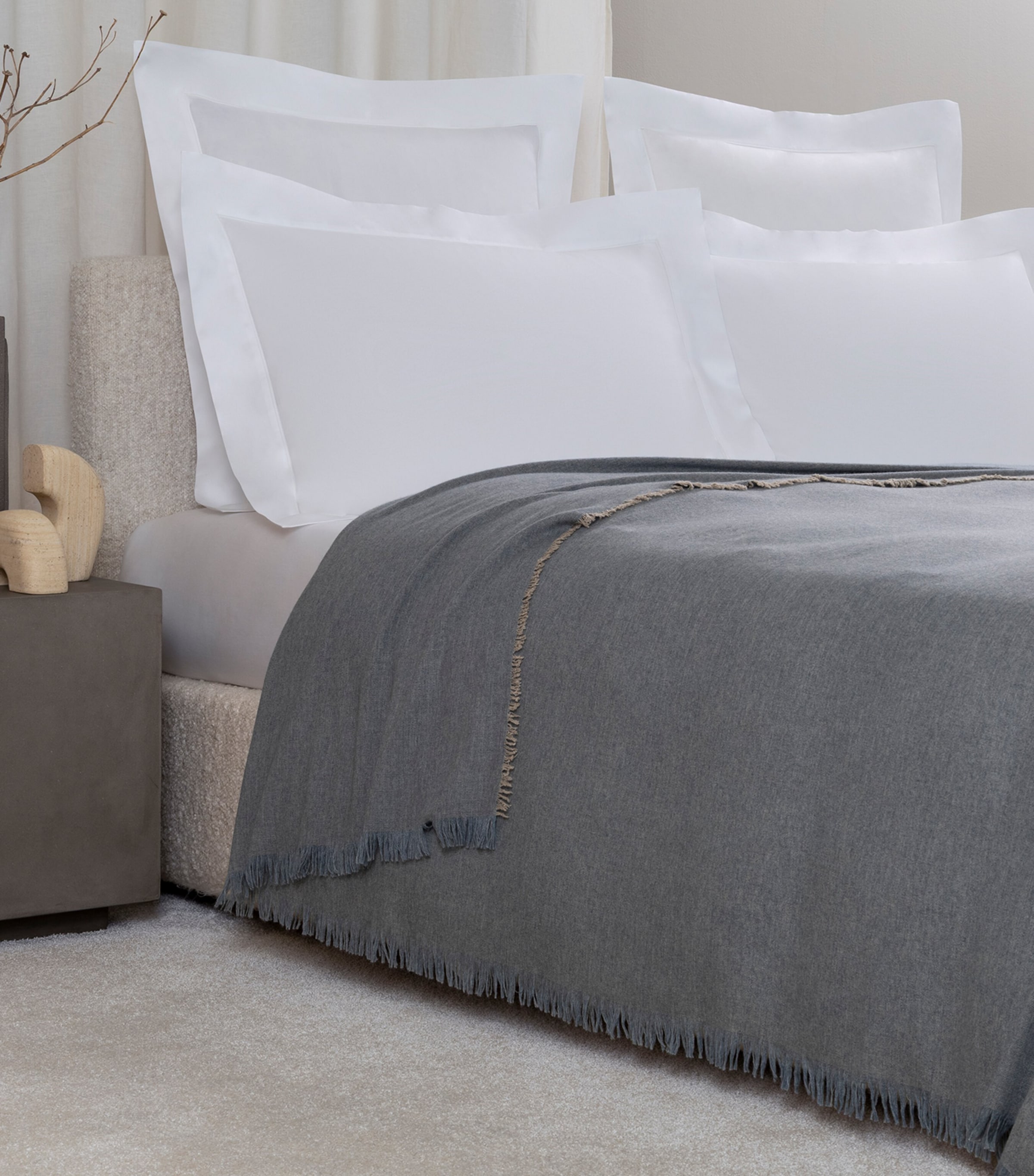 Frette Wool-blend Lightness Blanket In Blue