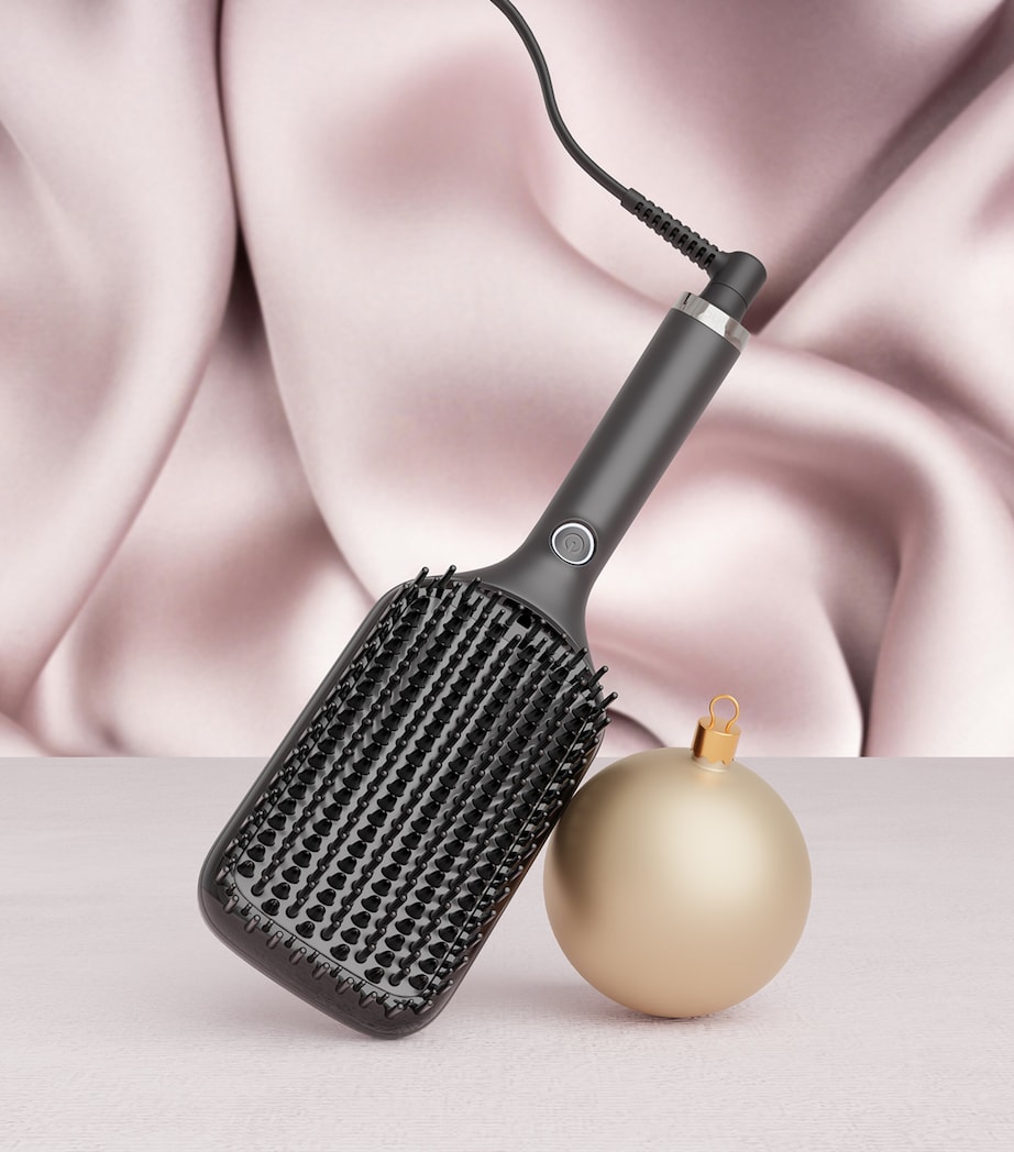 ghd Glide+ Max Smoothing Hot Brush Gift Set Image 7