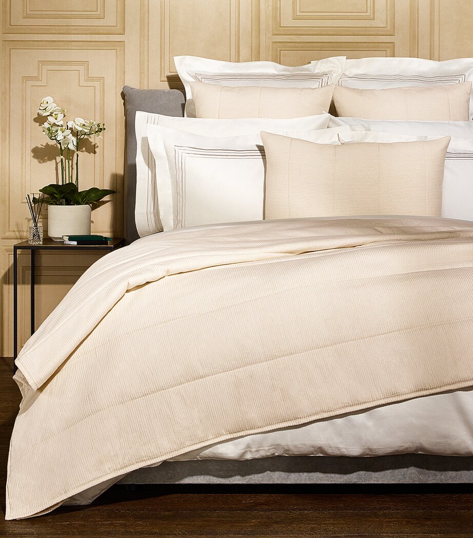Harrods of London Chalcot Bedspread (50cm x 70cm) Ivory Image 3