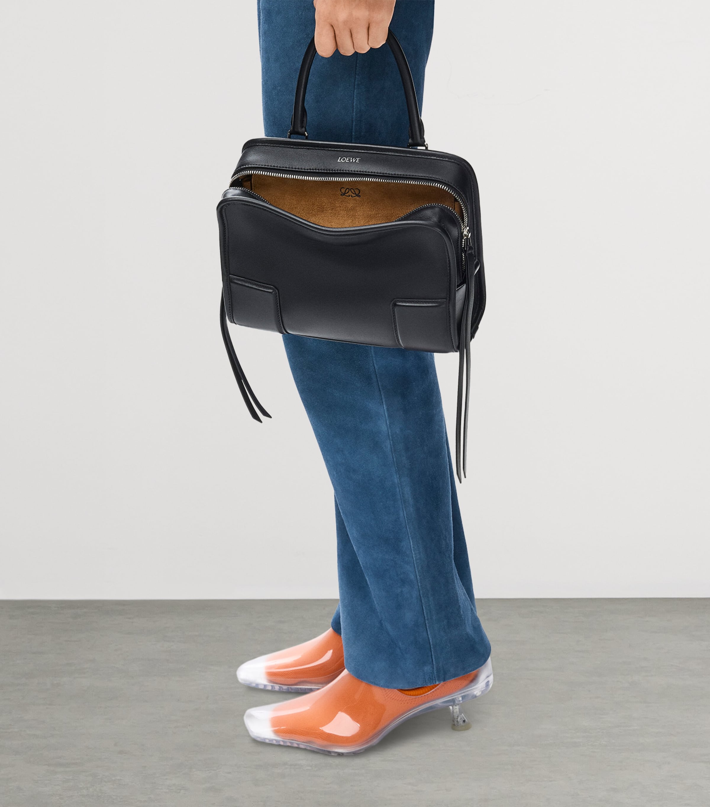LOEWE Small Leather Amazona 180 Top-Handle Bag Black Image 2