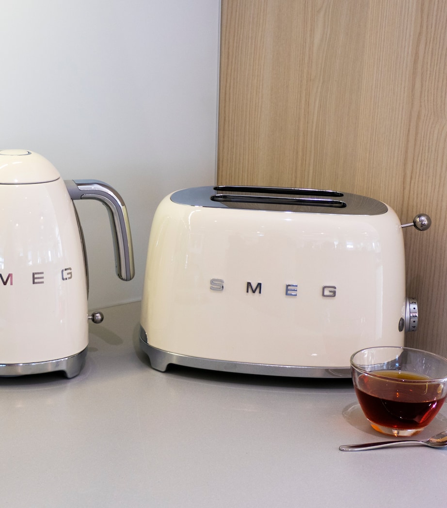 2-Slice Toaster CREAM Image 4