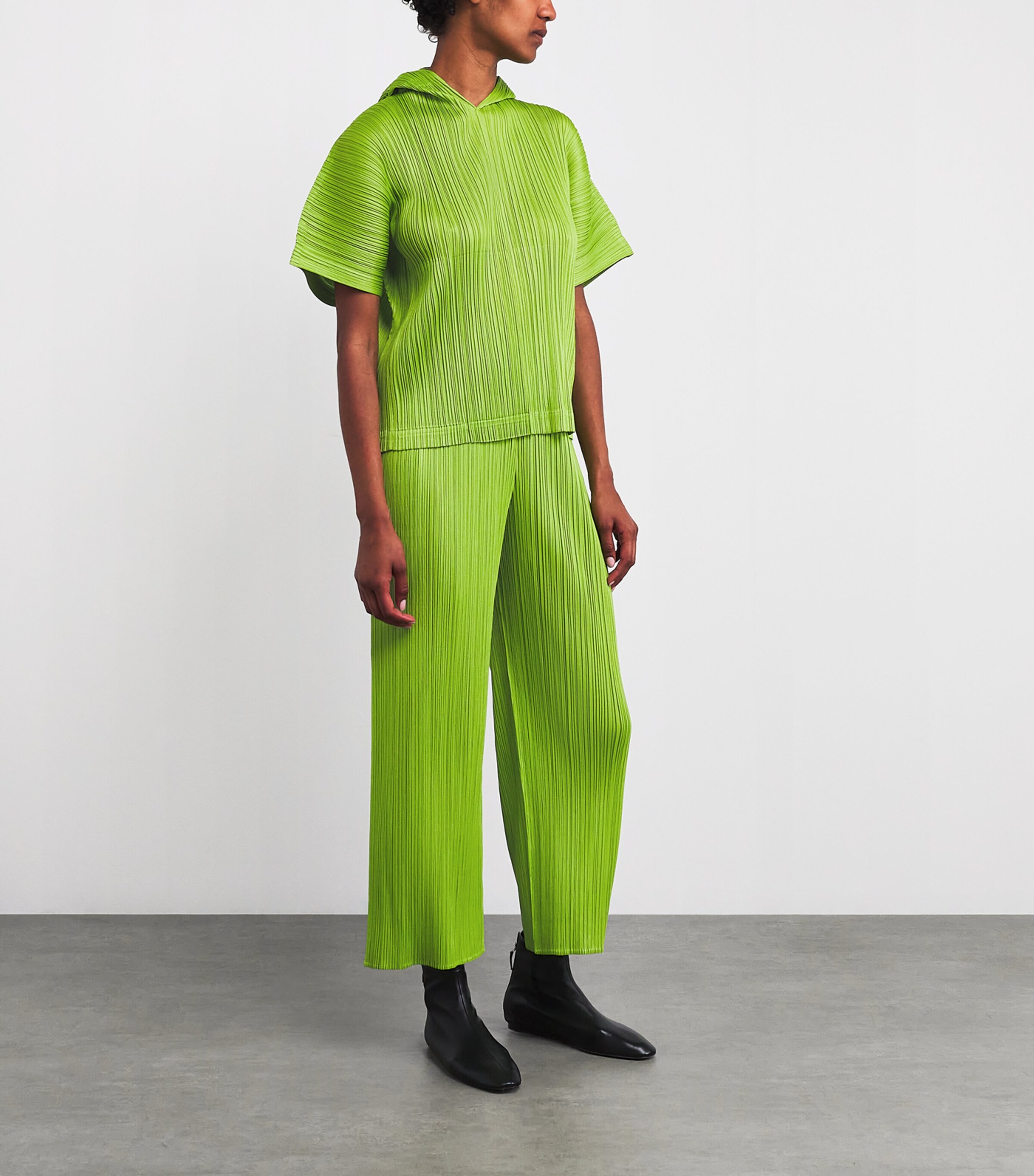 Monthly Colors August Top YELLOW GREEN Image 2