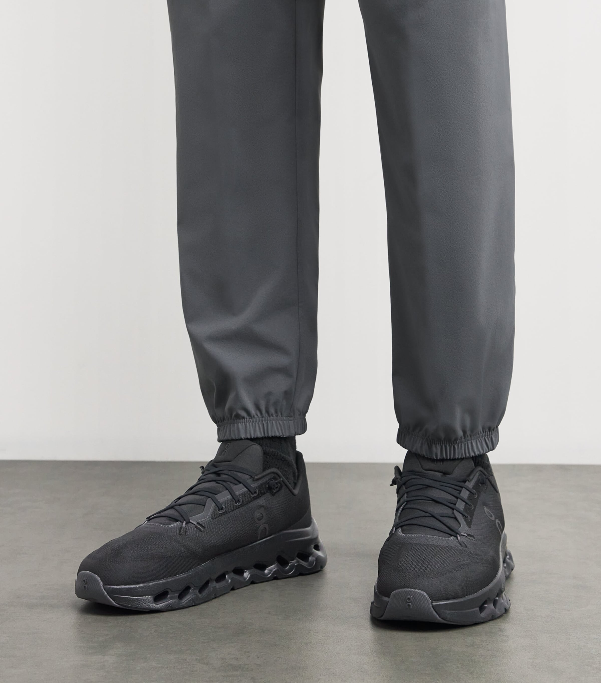 On Mens Cloudtilt Trainers Eclipse|black Image 2