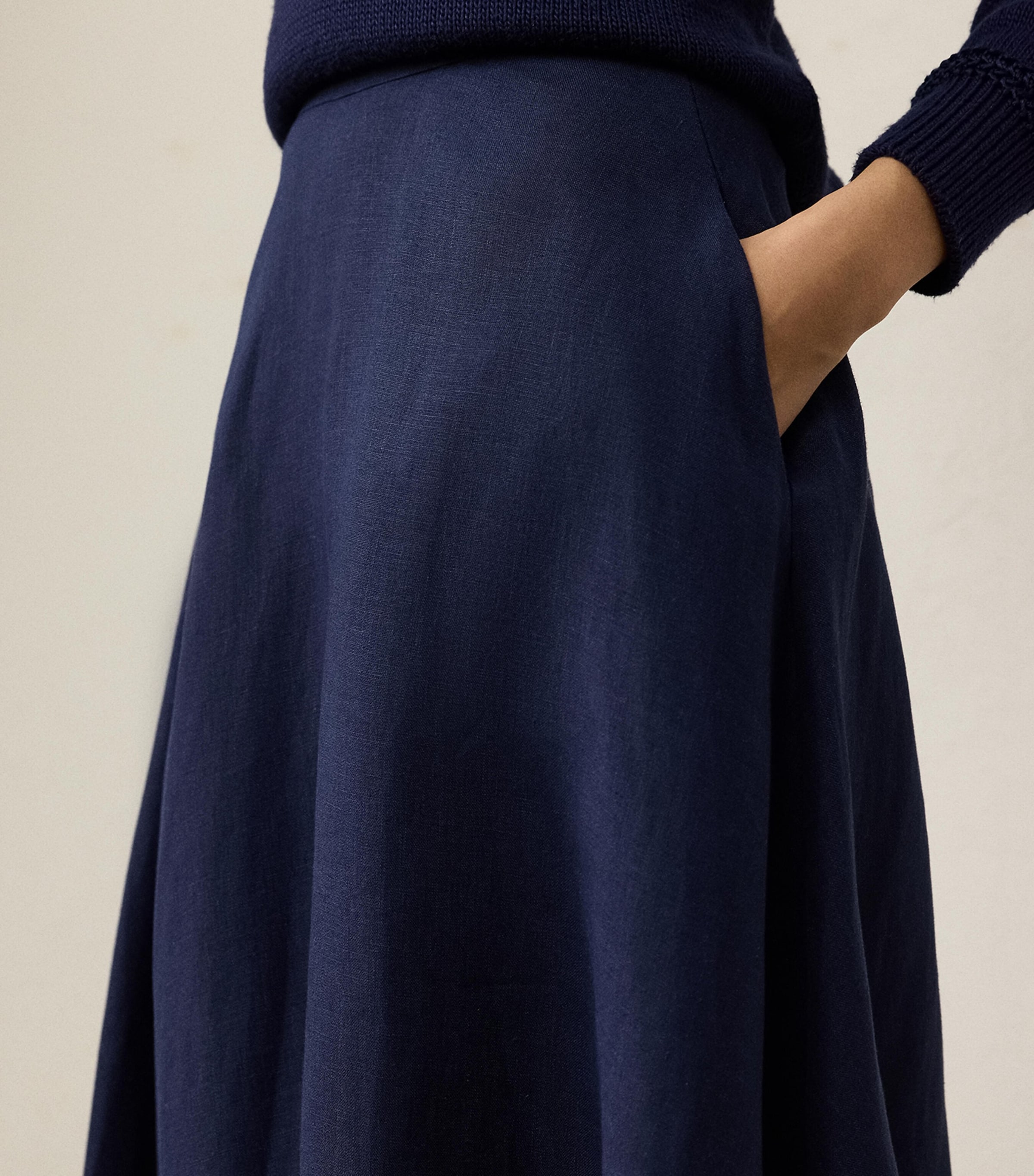Linen Erica Midi Skirt LUX NAVY Image 5