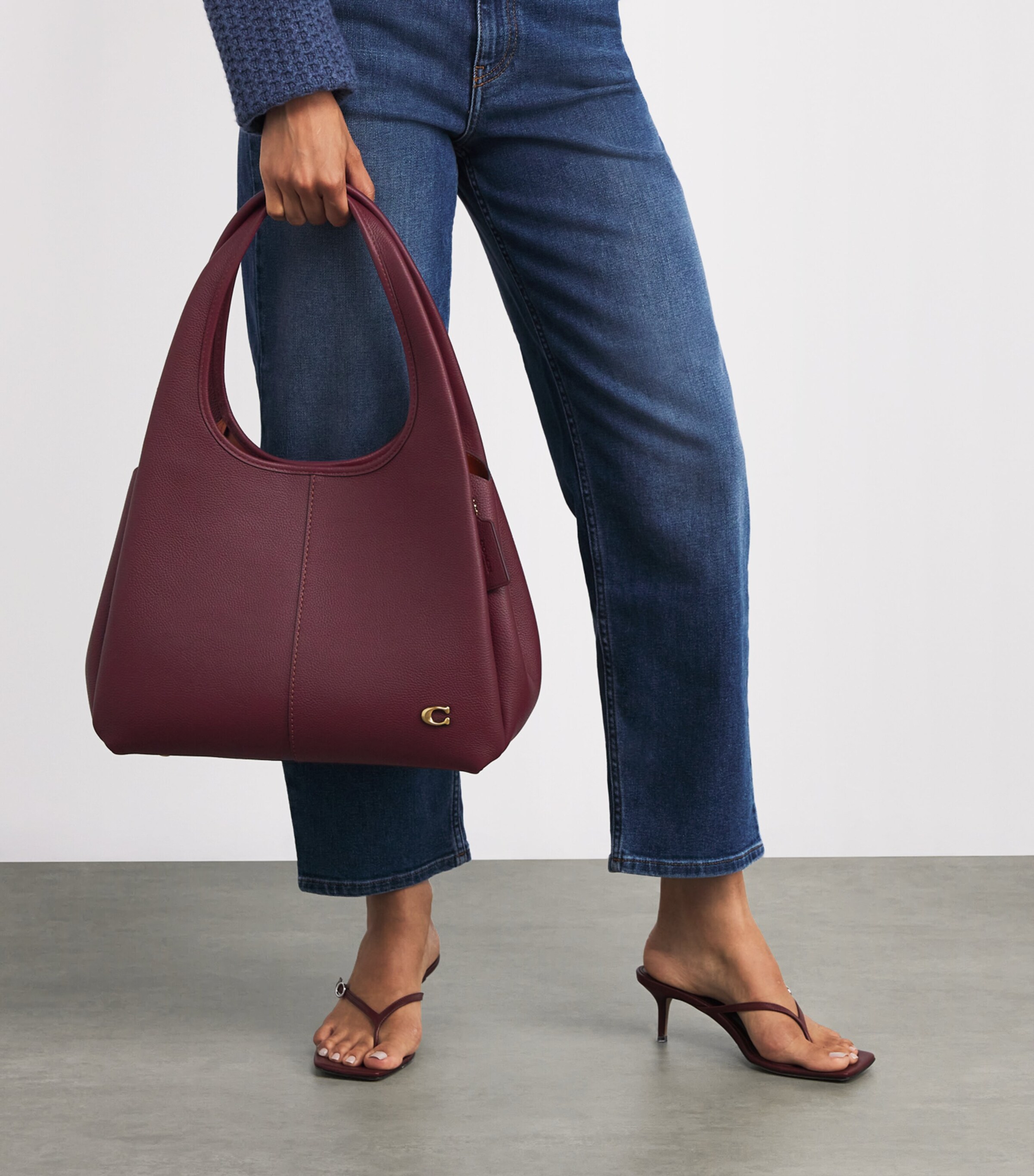 ✨Rare✨Coach Burgundy One-Shoulder Pouch ✨Rare✨Coach Burgundy One-Shoulder Pouch