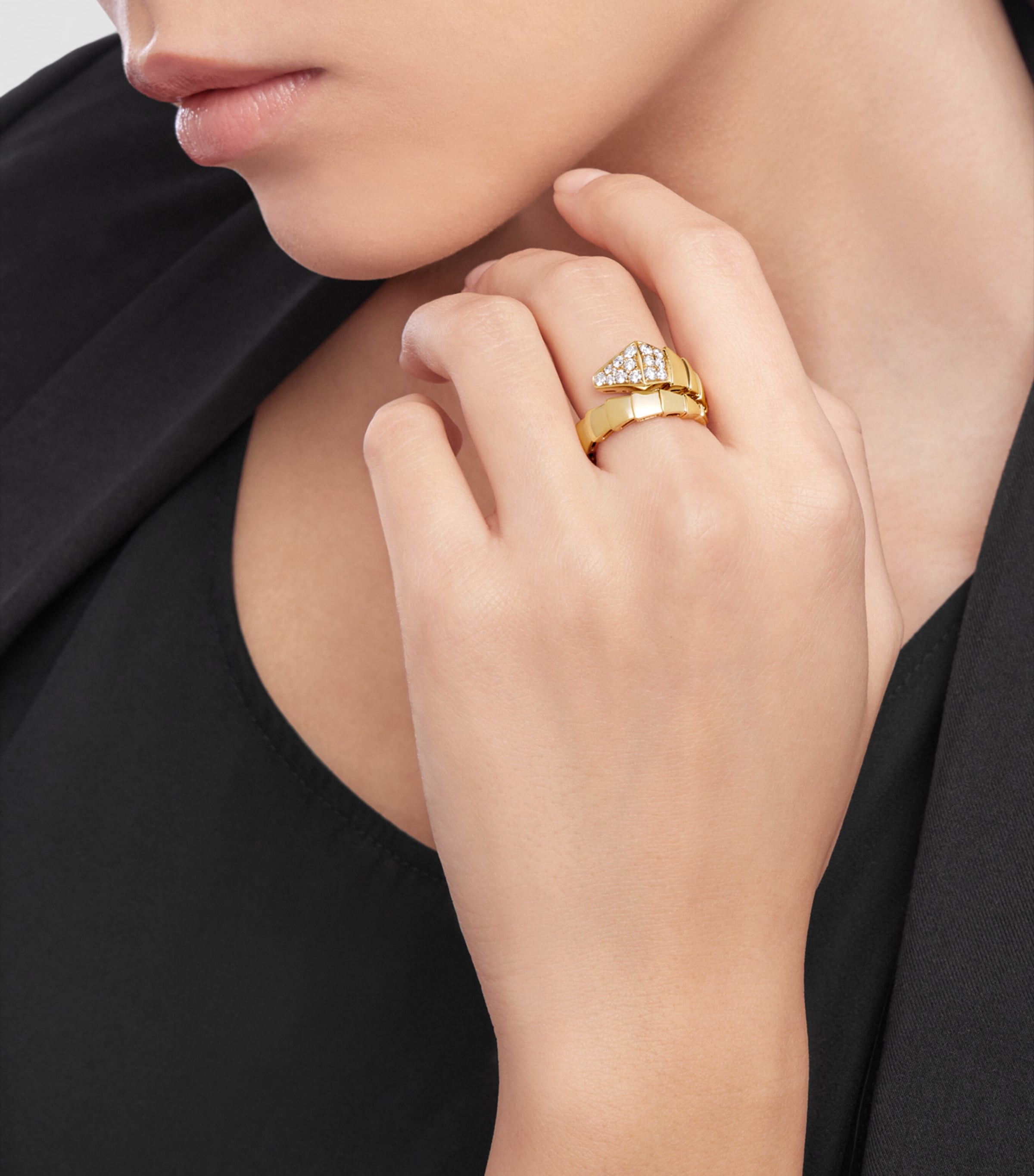 Yellow Gold and Diamond Serpenti Scaglie Ring YELLOW GOLD Image 2