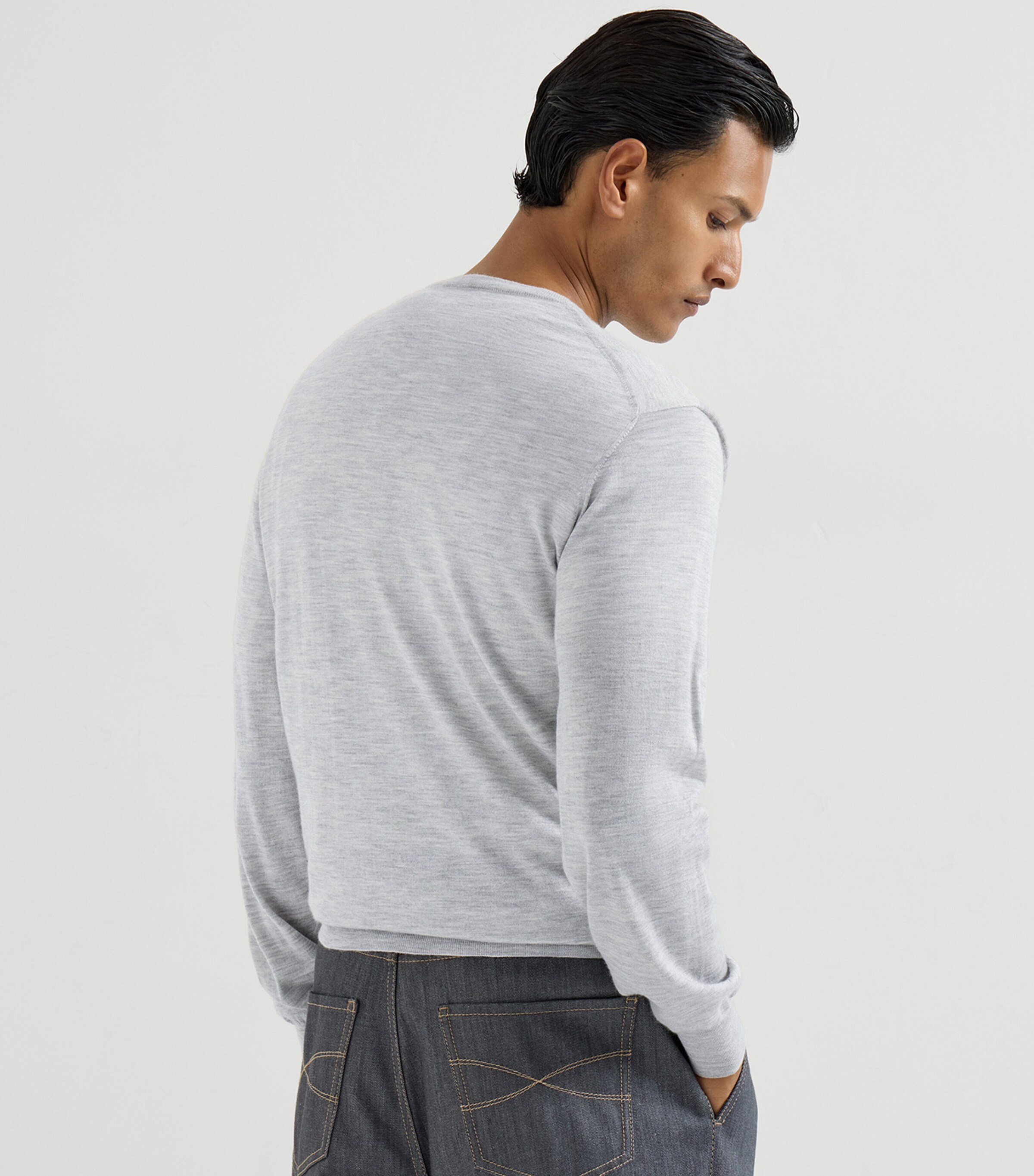 Brunello Cucinelli Mens Cashmere-Silk V-Neck Sweater Image 6