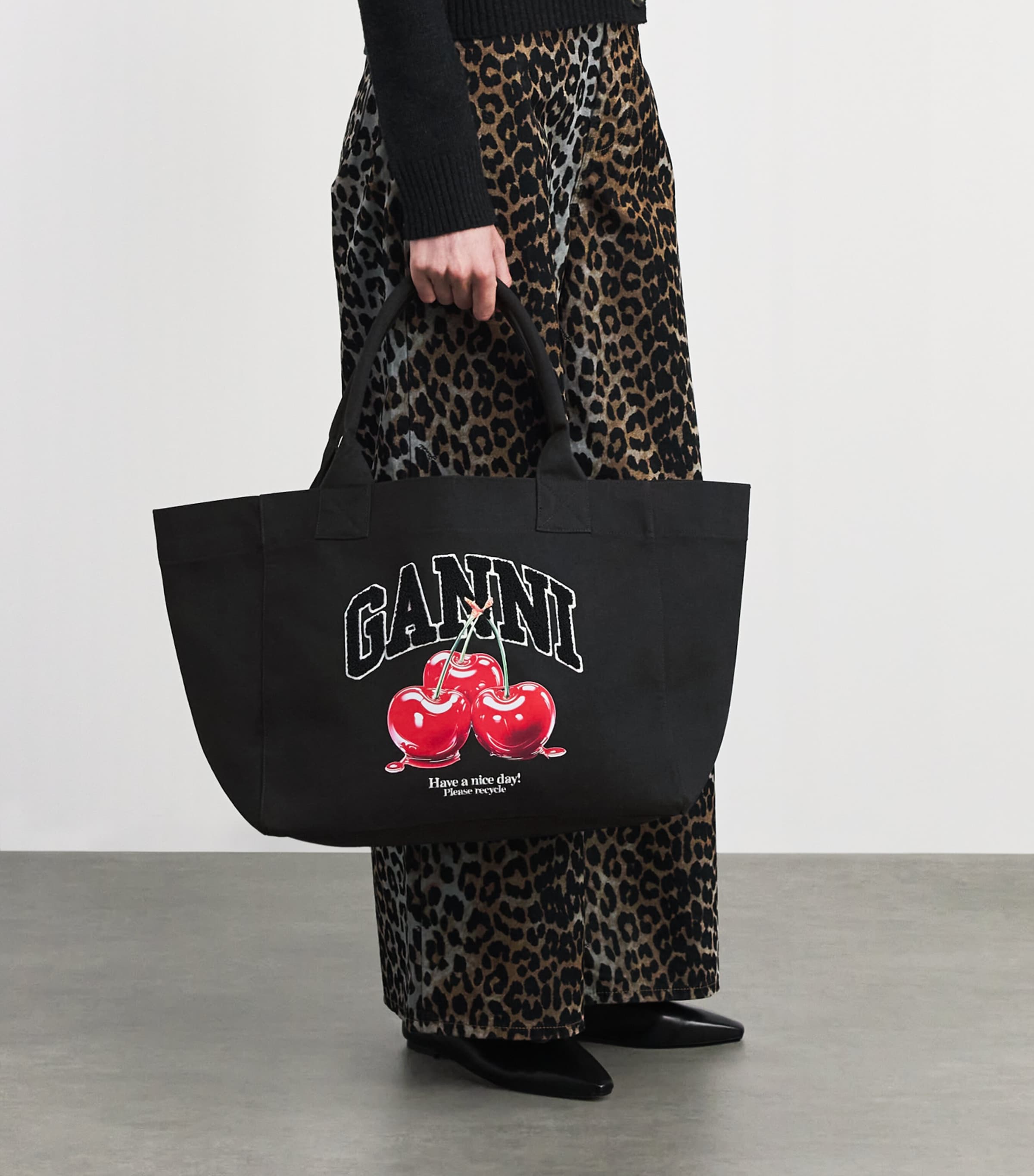 GANNI Medium Cherry Tote Bag Phantom Image 4