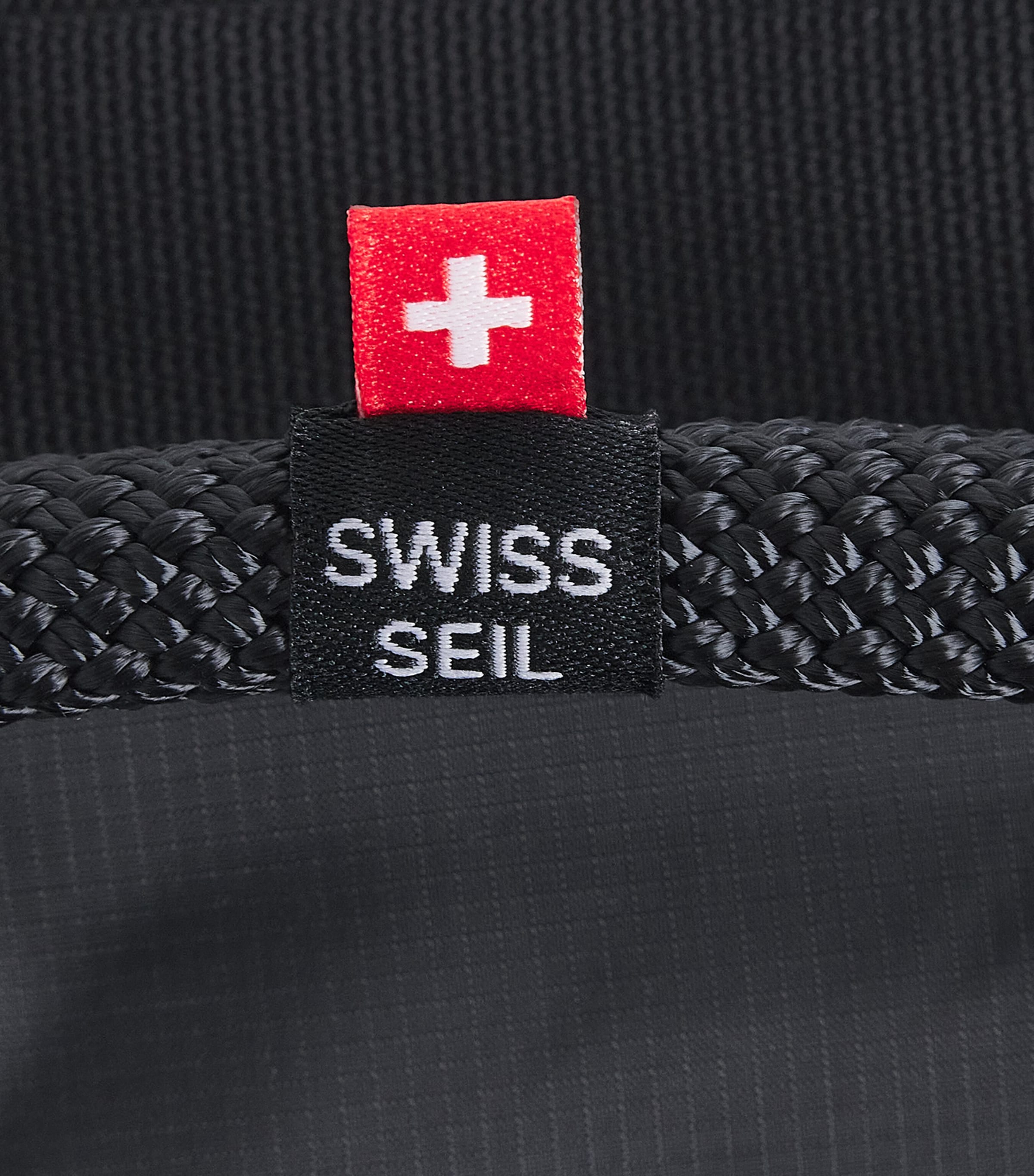 On Waist Pack 2L Cross-Body Bag Magnet Image 6