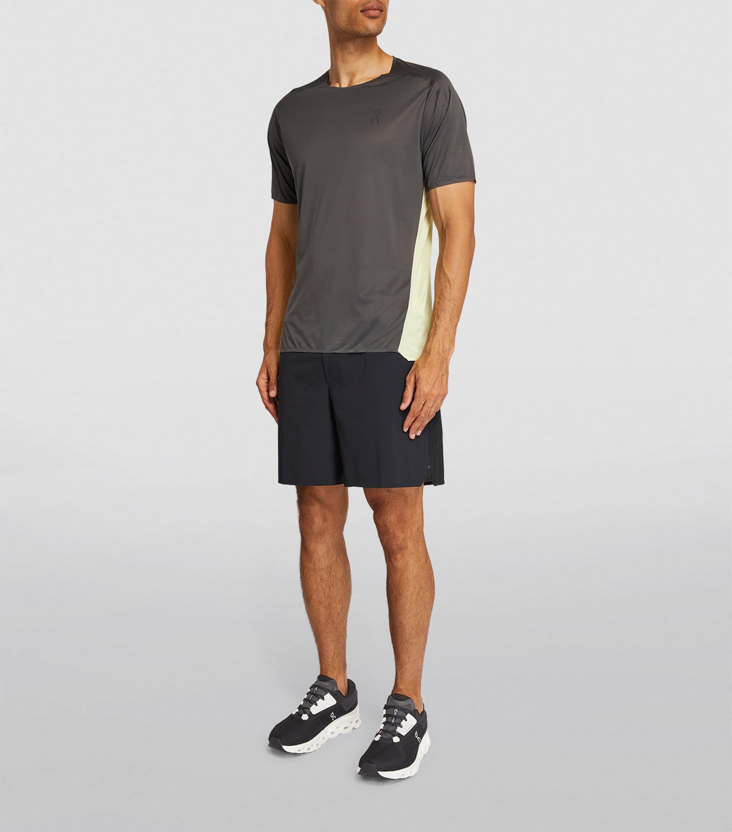 Cloudstratus 3 Trainers BLACK | FROST Image 5