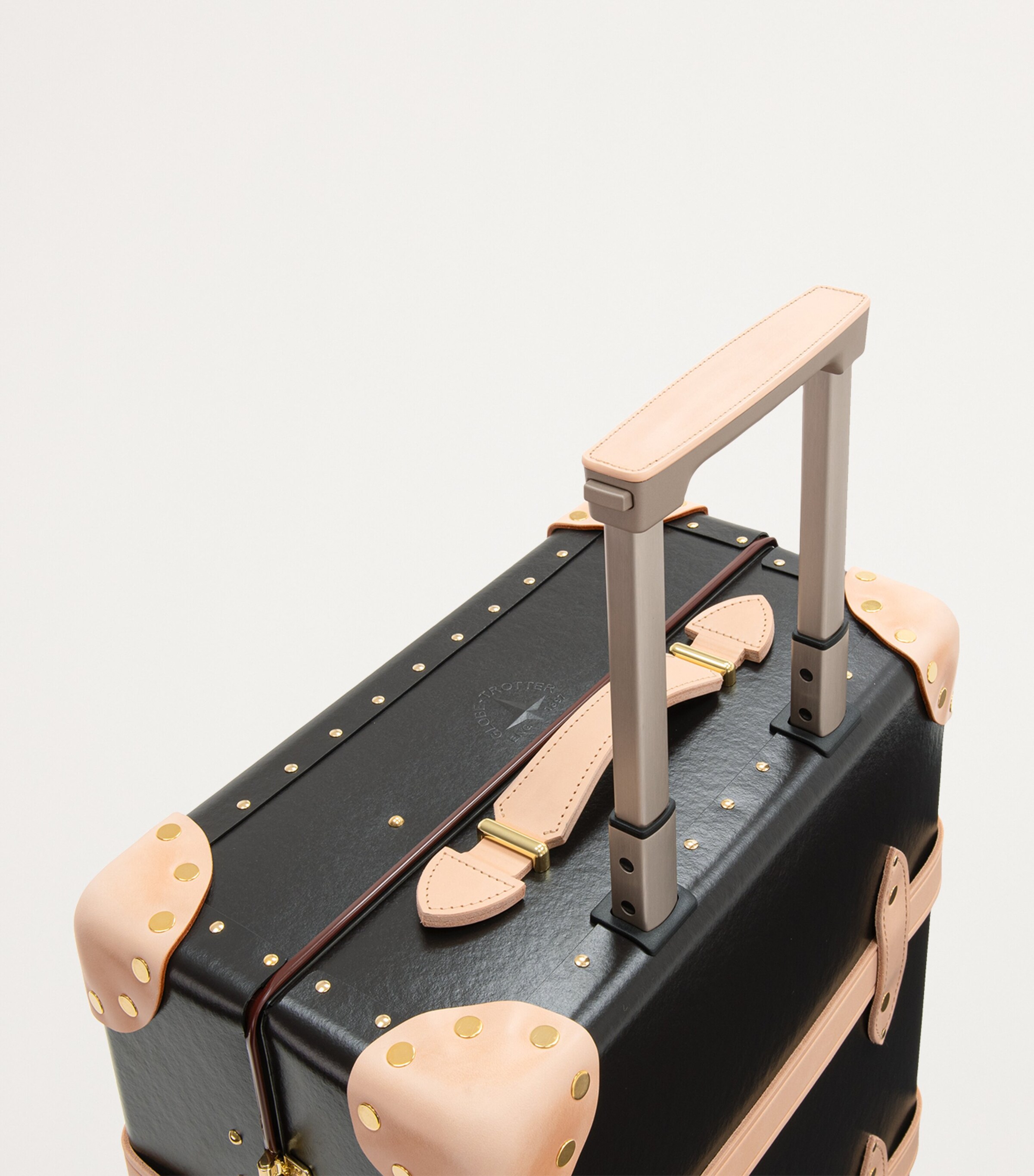 Globe-Trotter Safari 4-Wheel Suitcase (56cm) Brown Image 9