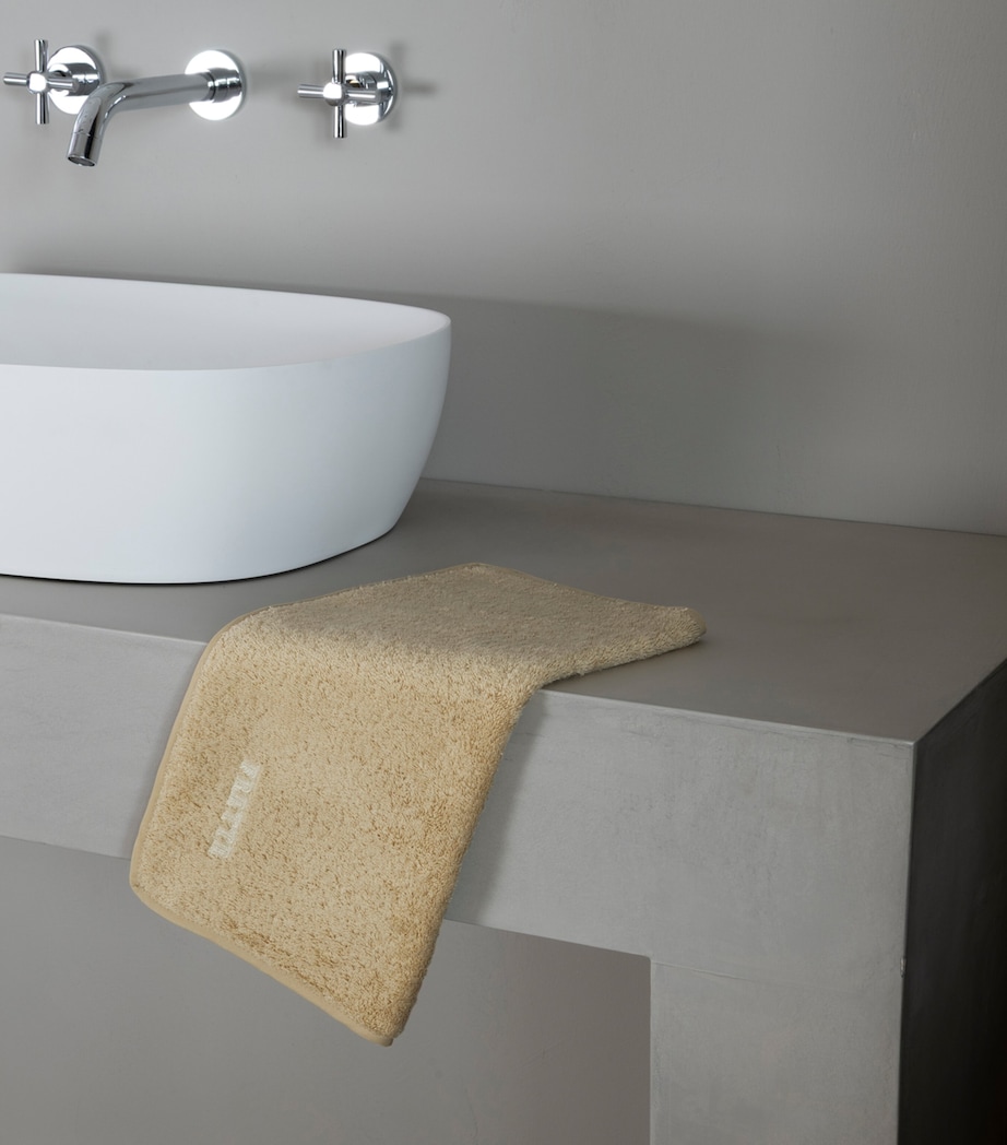 Frette Cotton Unito Hand Towel (60cm x 110cm) Golden Beige Image 2