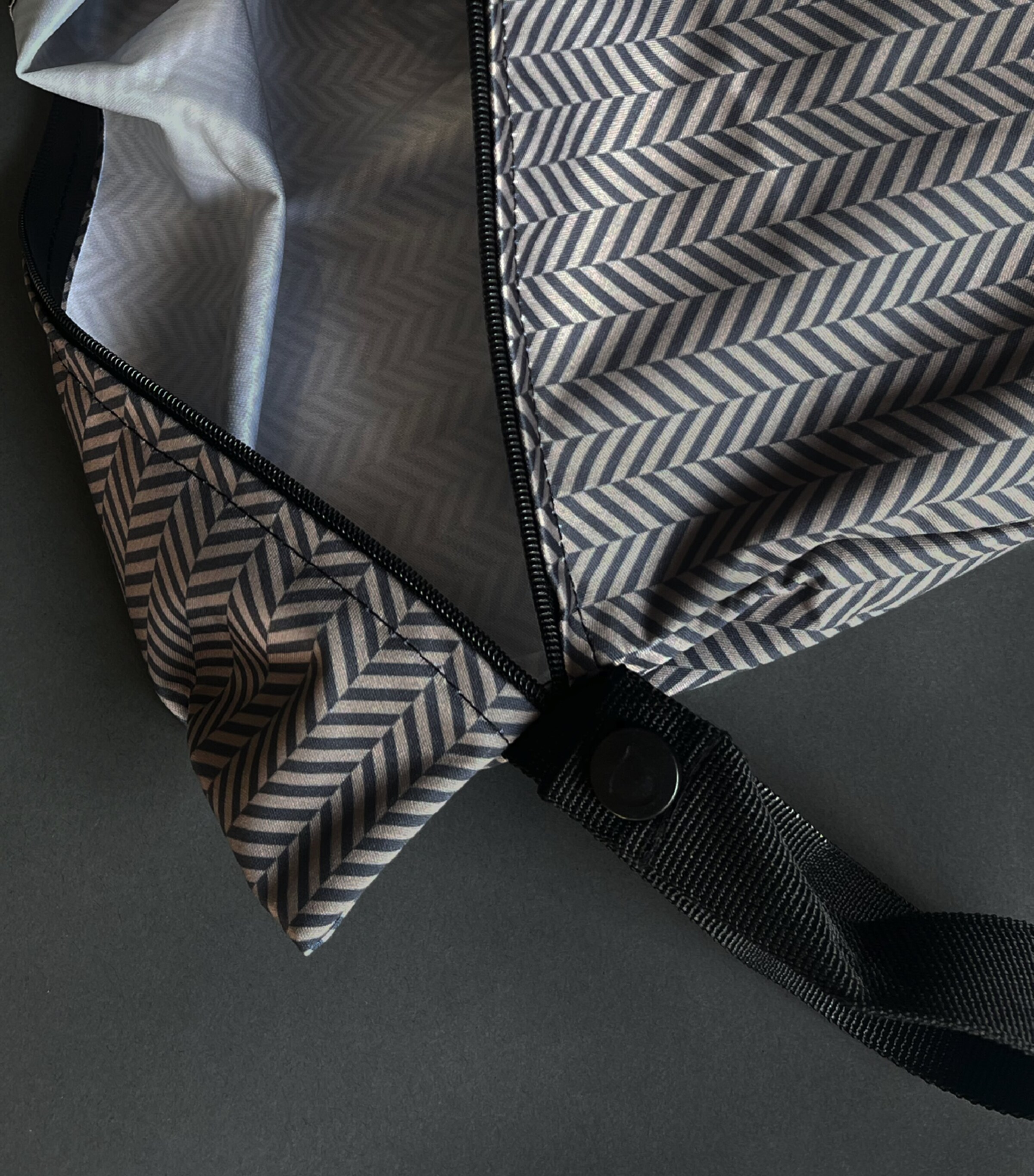 S'Wet Wet/Dry Travel Laundry Bag (14L) GREY Image 11