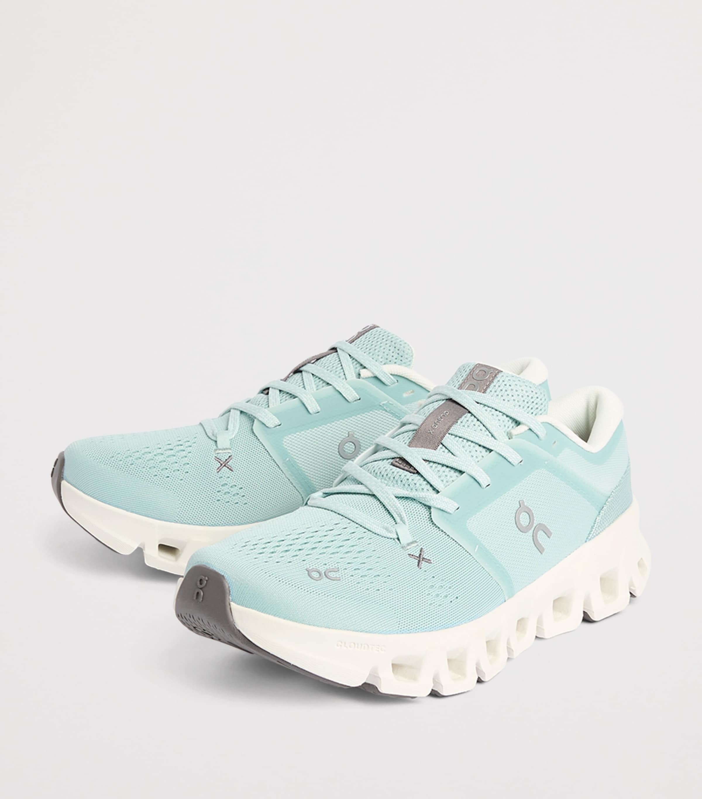 On Womens Cloud X 5 Trainers Brook | Ivory Image 2