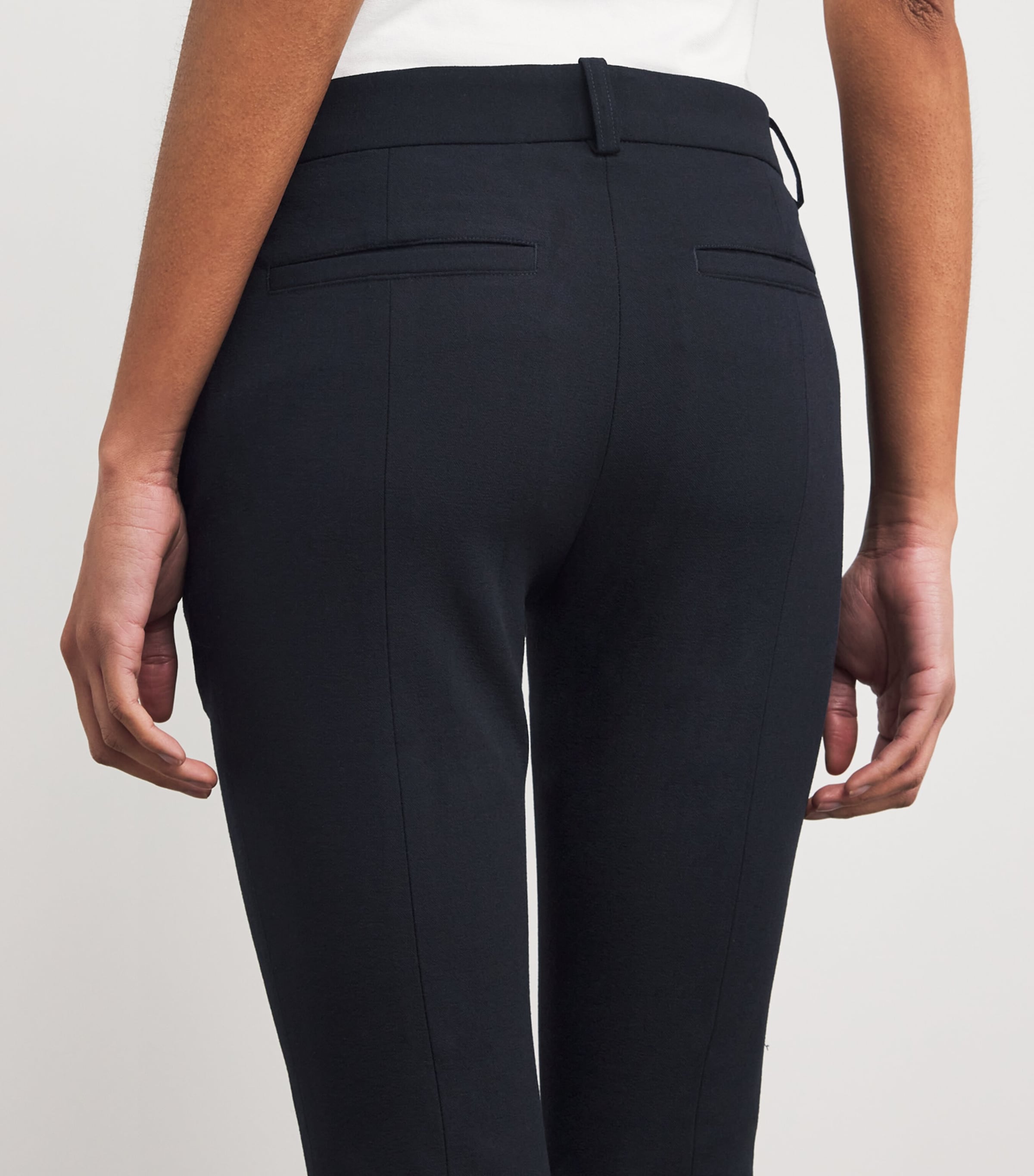 パンツ TOTEME Capri wool blend trouser Nero Wool-blend capri pants in black - Toteme | Mytheresa