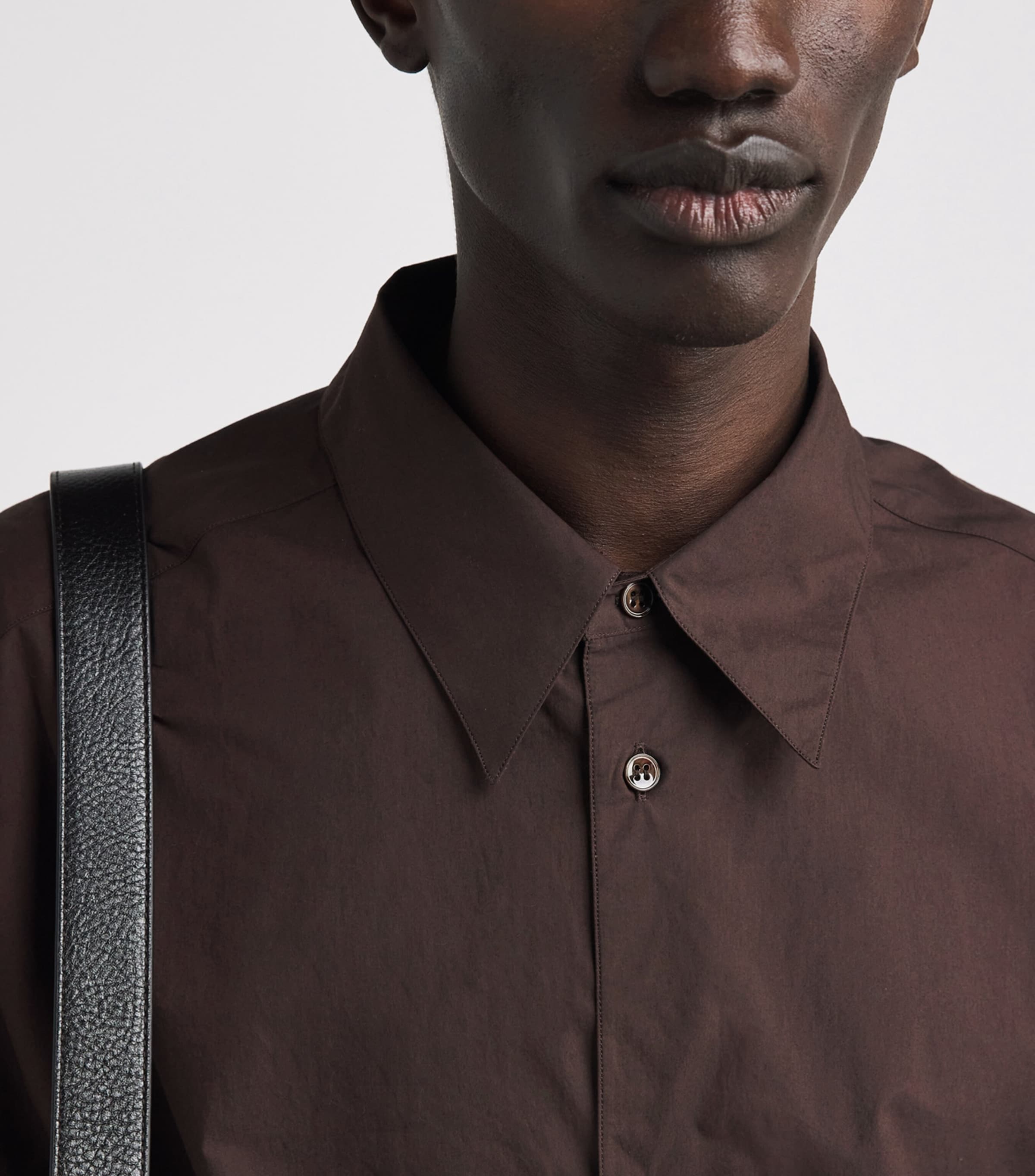 Studio Nicholson Mens Cotton Poplin Boxy-Fit Shirt Cocoa Image 3