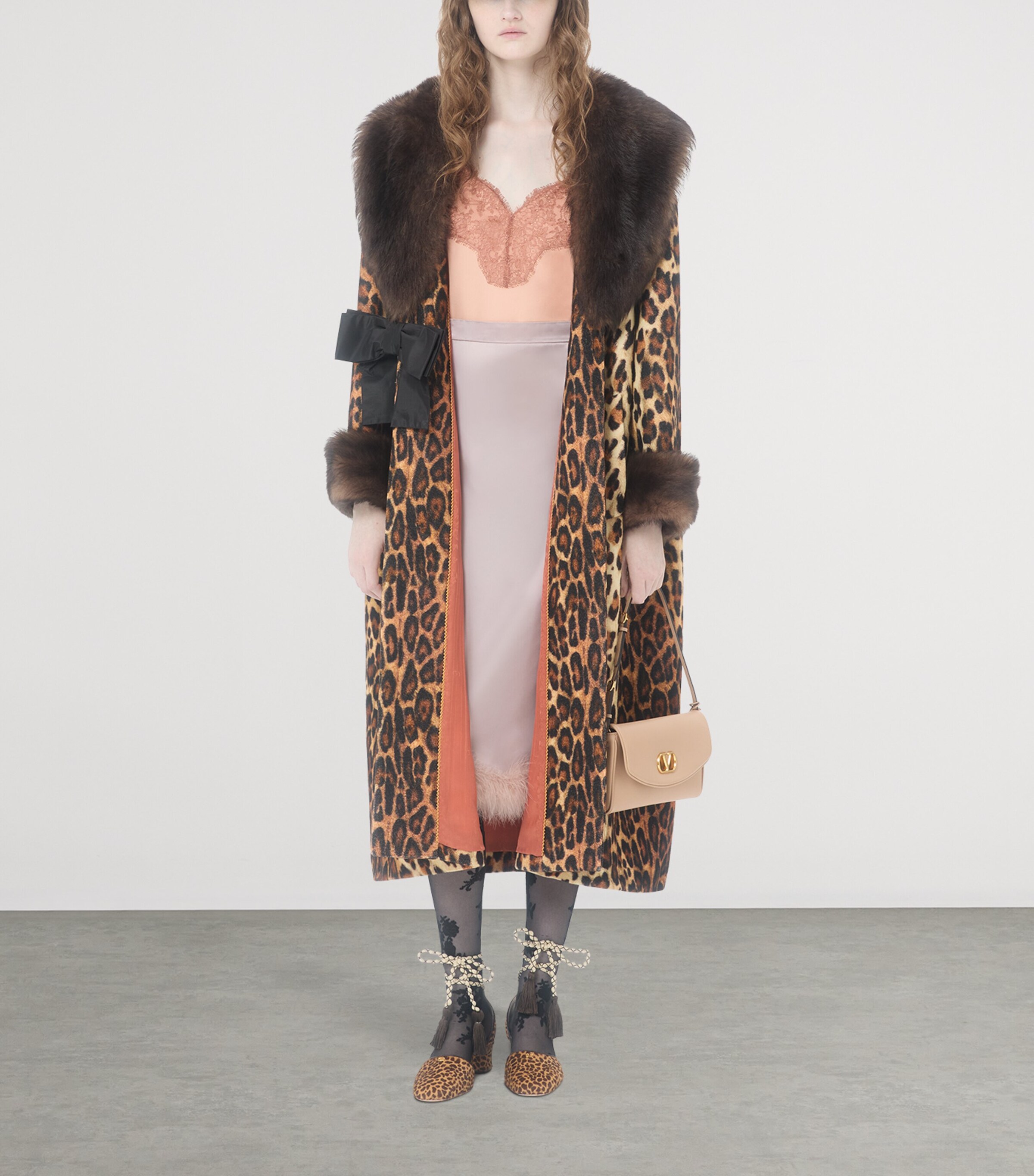 Small Leather DeVain Shoulder Bag WRP Image 6