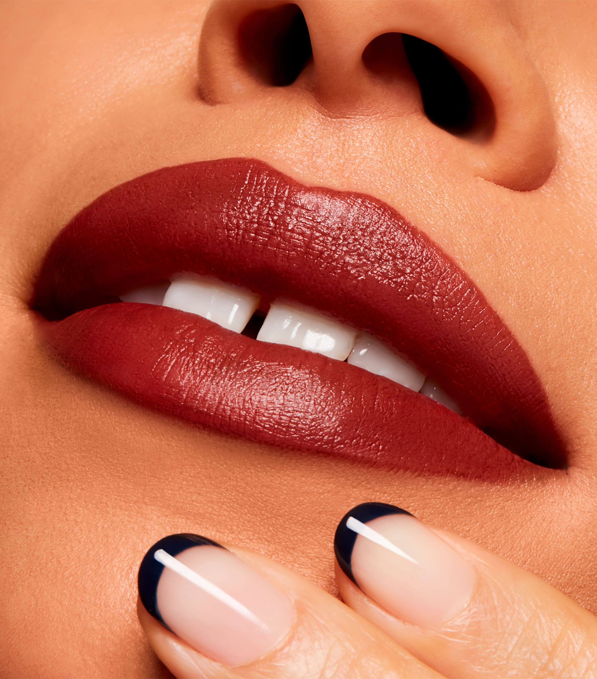 Powder Kiss Velvet Blur Slim Stick NUTMEG GANACHE Image 3