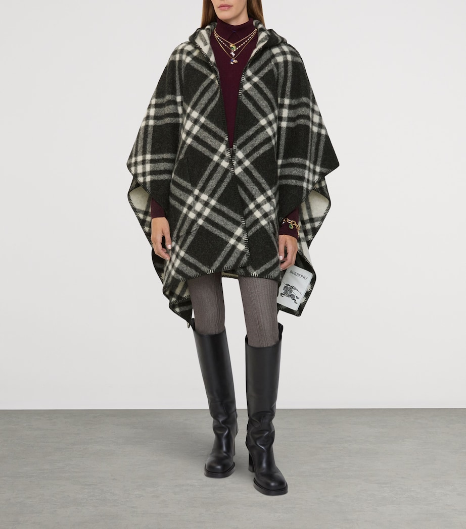 Wool Reversible Check Cape BLACK Image 2